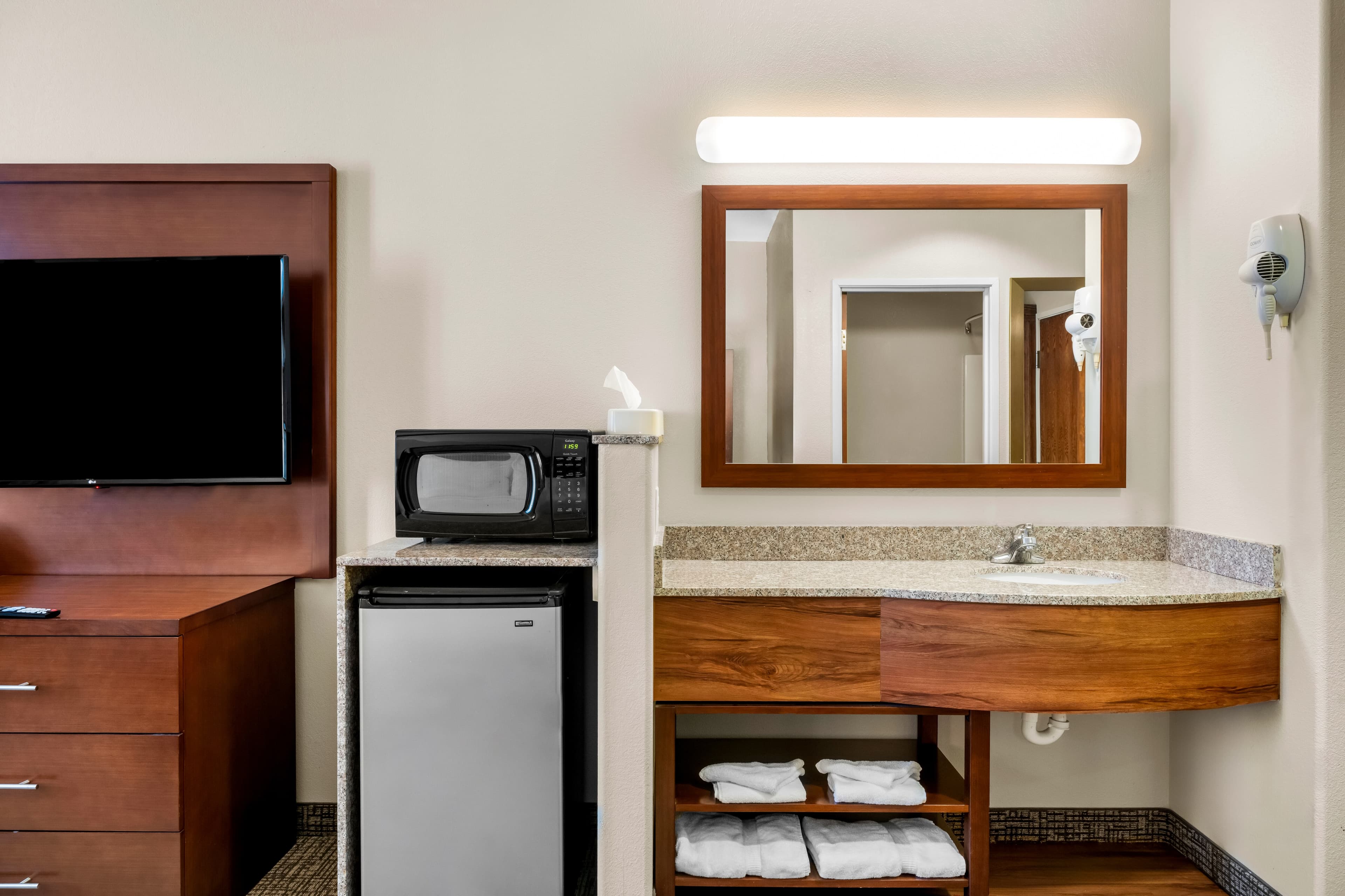 Comfort Inn & Suites Riverton — 10