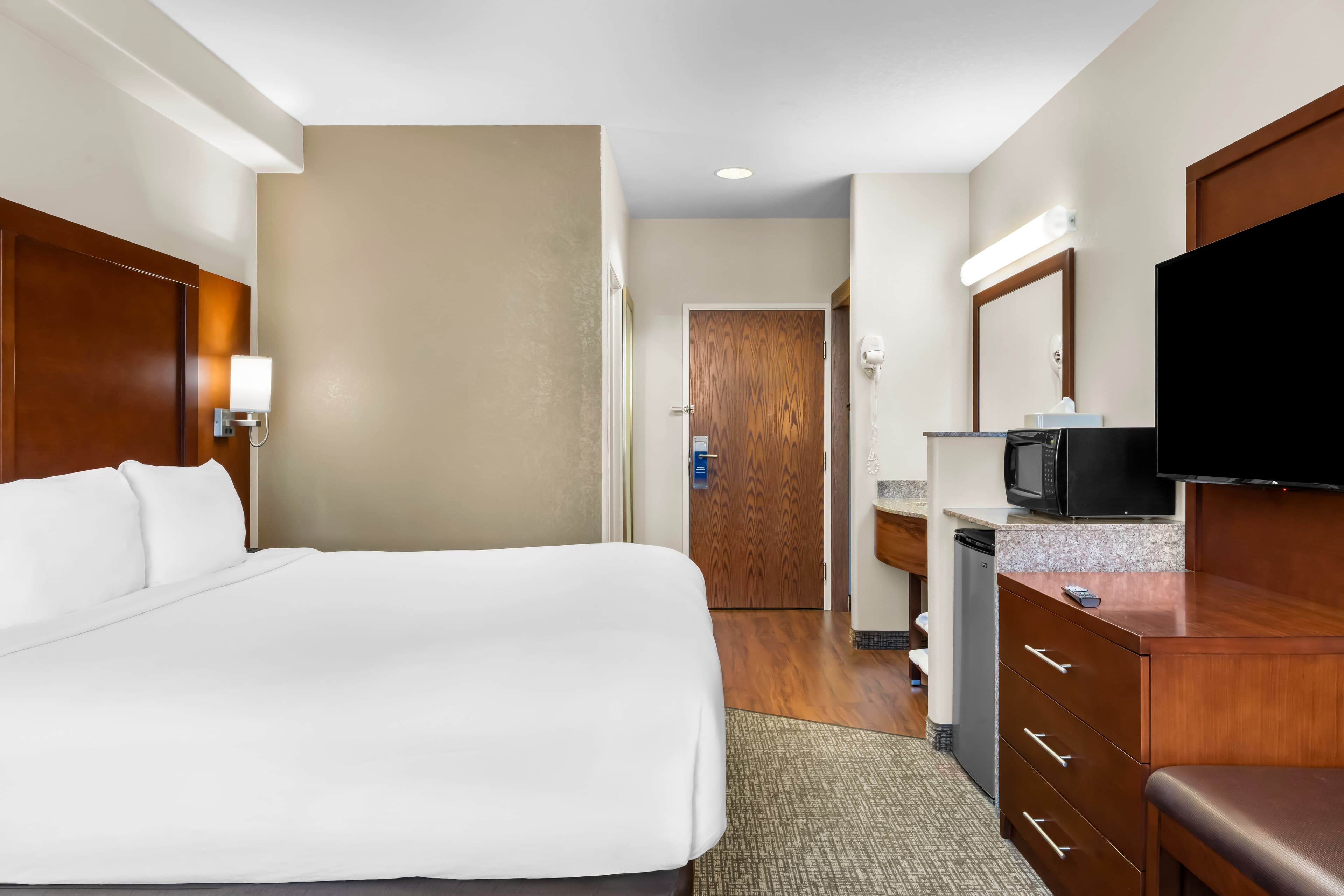 Comfort Inn & Suites Riverton - Image 5