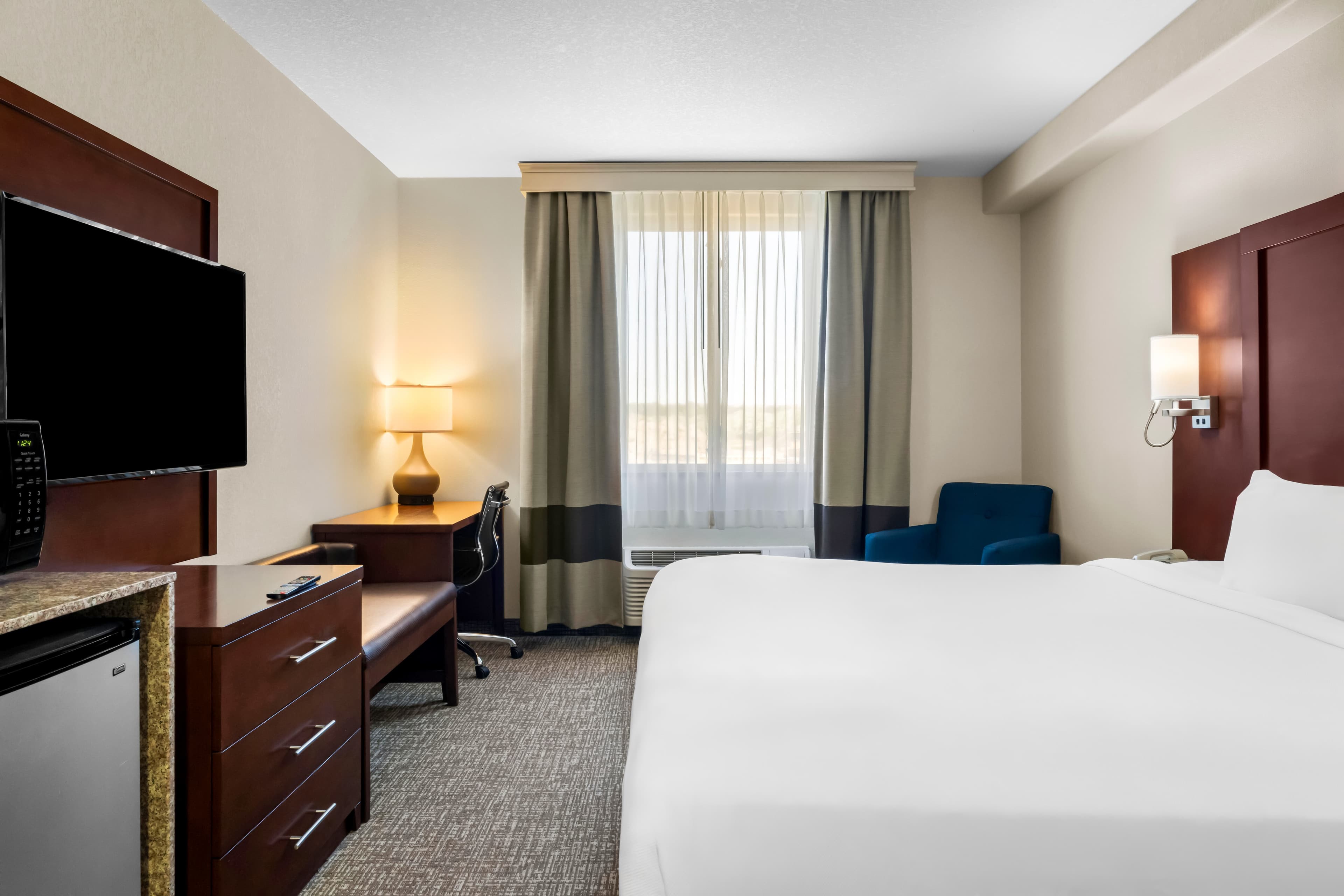 Comfort Inn & Suites Riverton - Image 2