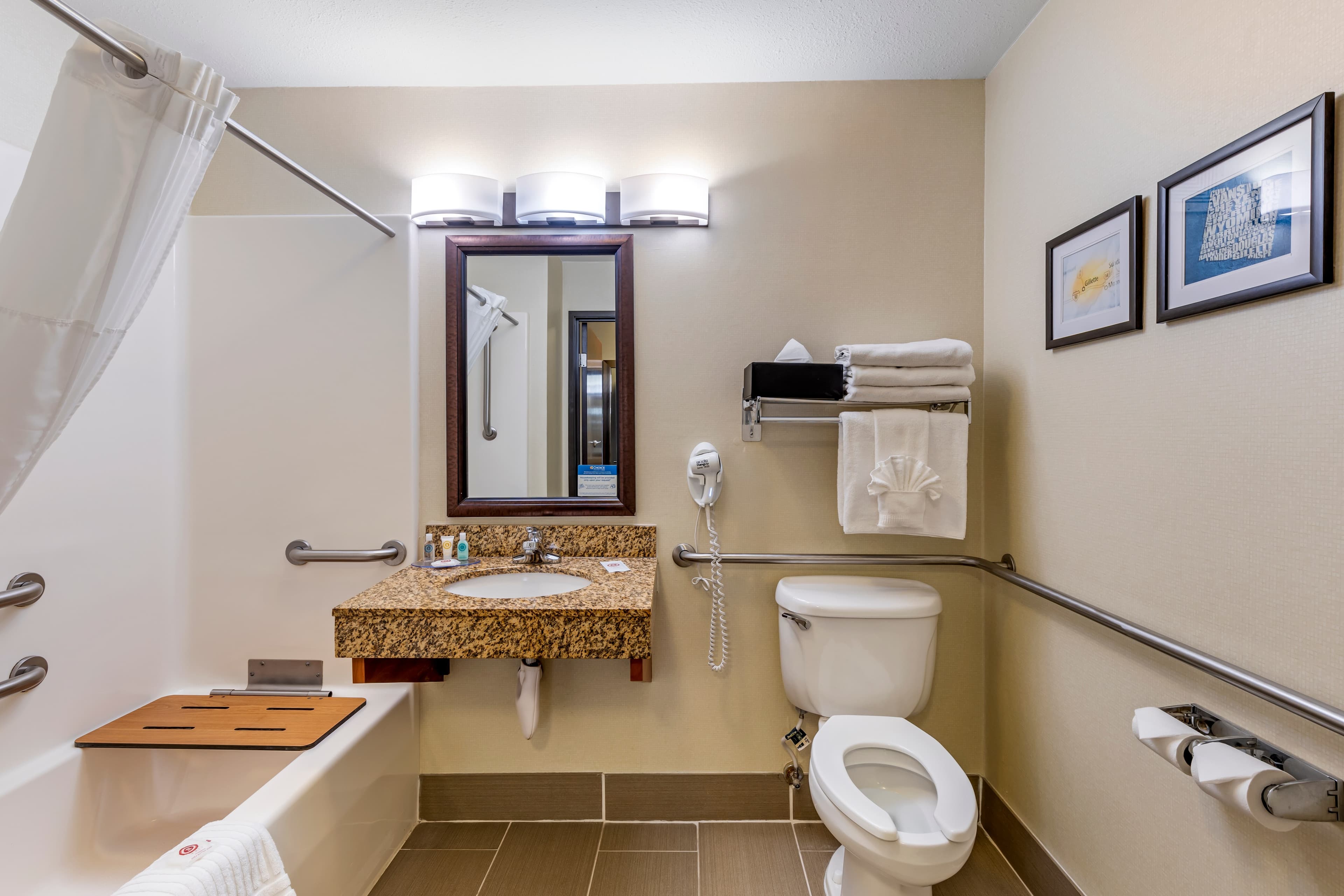 Comfort Inn & Suites Gillette near Campbell Medical Center - Image 3
