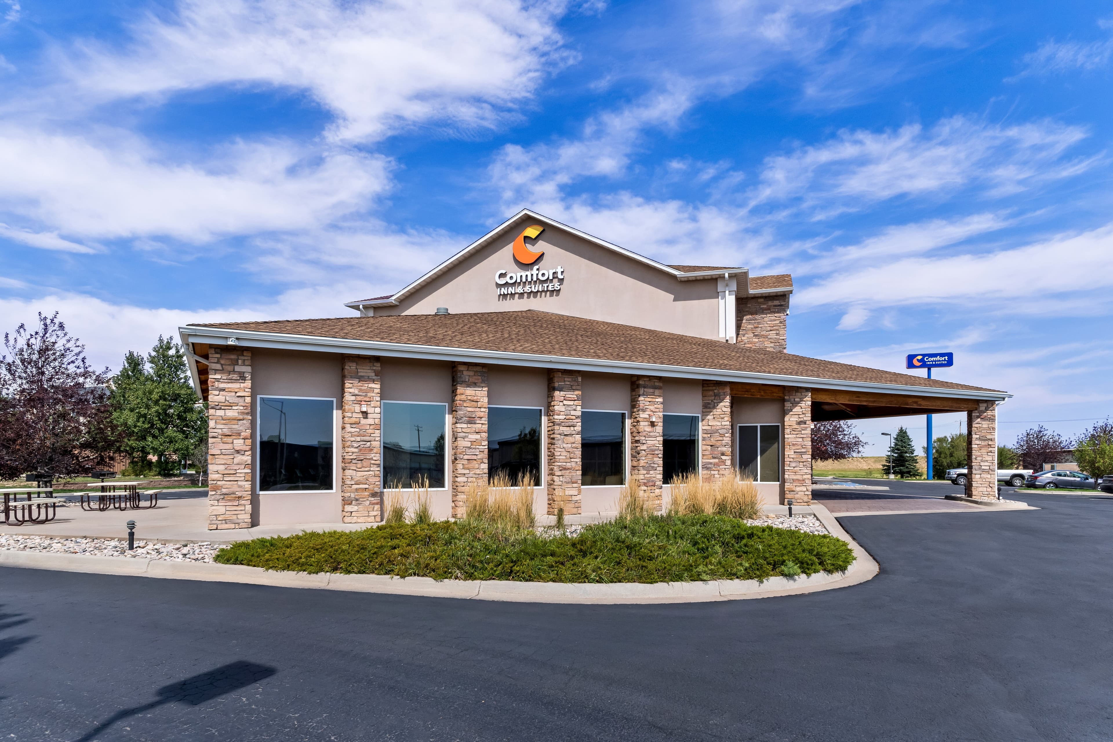 Comfort Inn & Suites Near University of Wyoming - Image 1