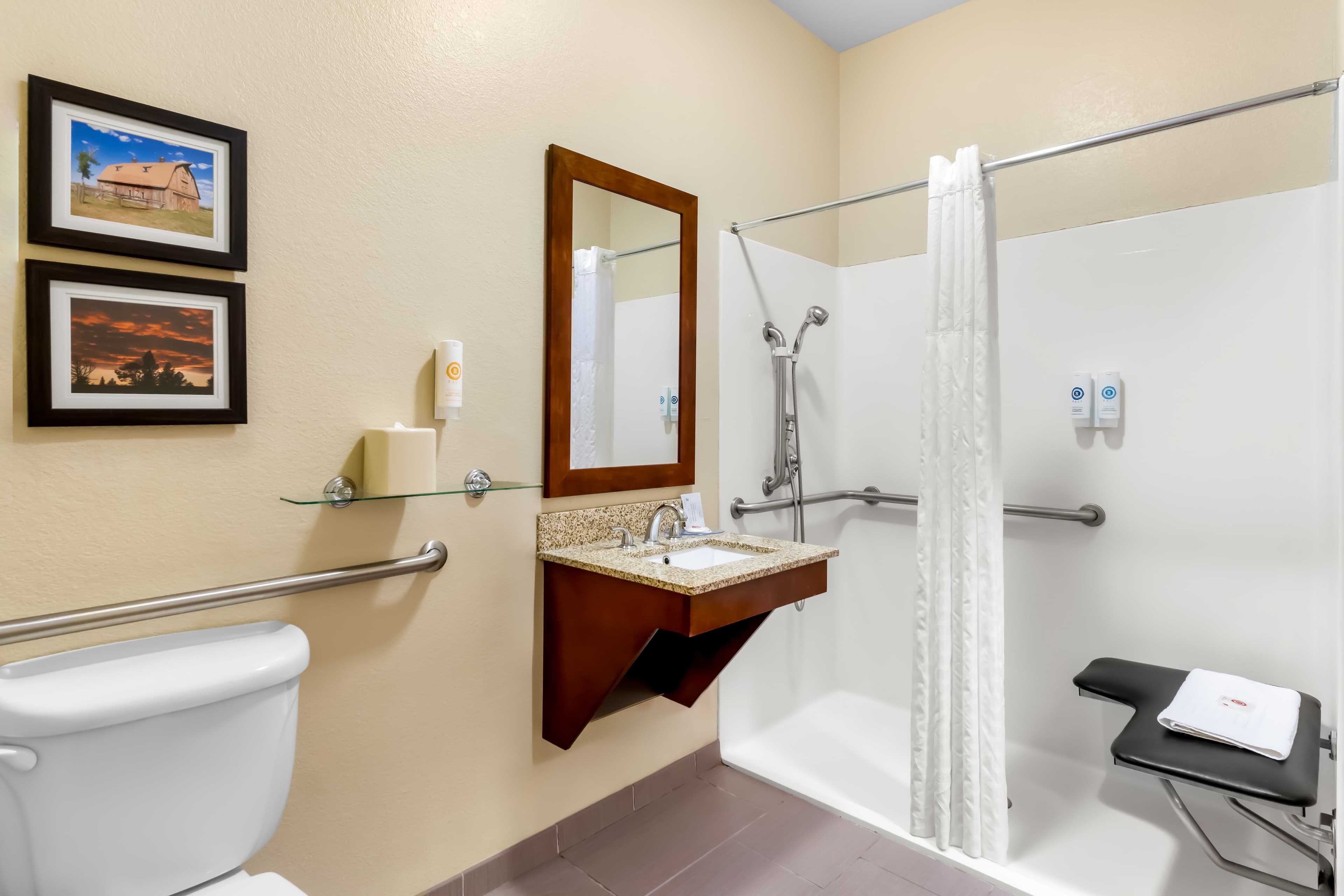 Comfort Inn & Suites Near University of Wyoming - Image 5