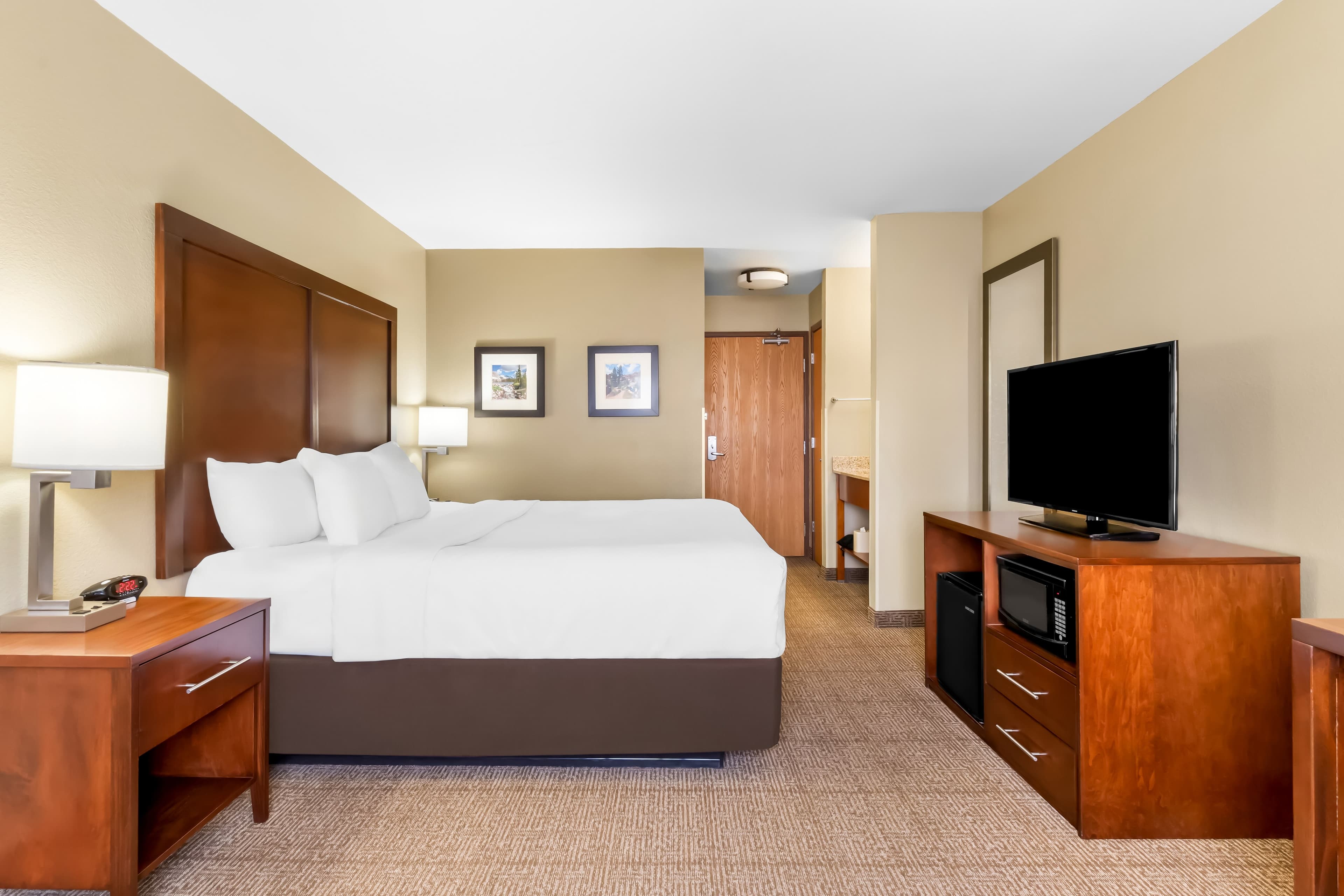 Comfort Inn & Suites Near University of Wyoming — 7