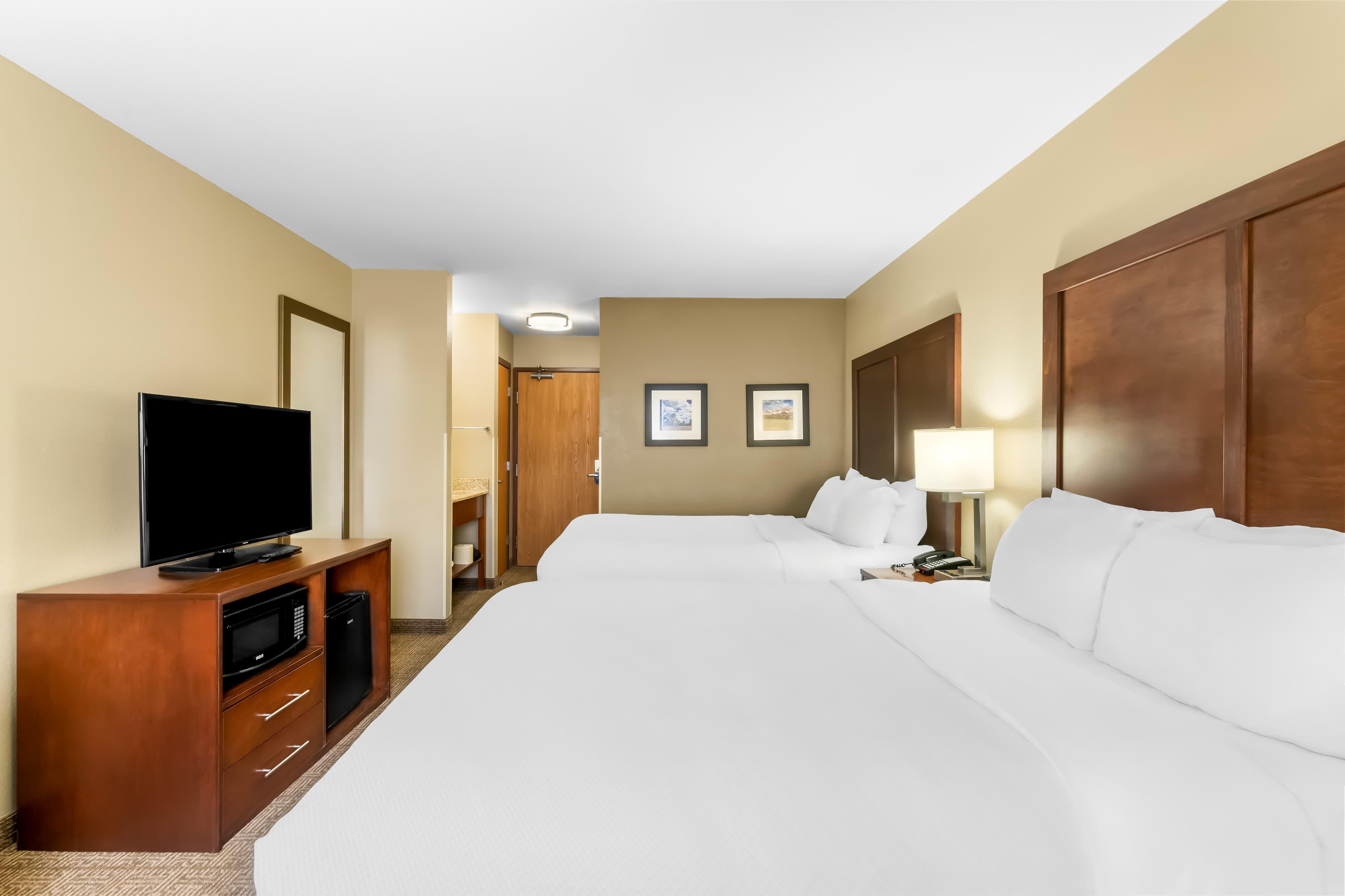 Comfort Inn & Suites Near University of Wyoming — 10