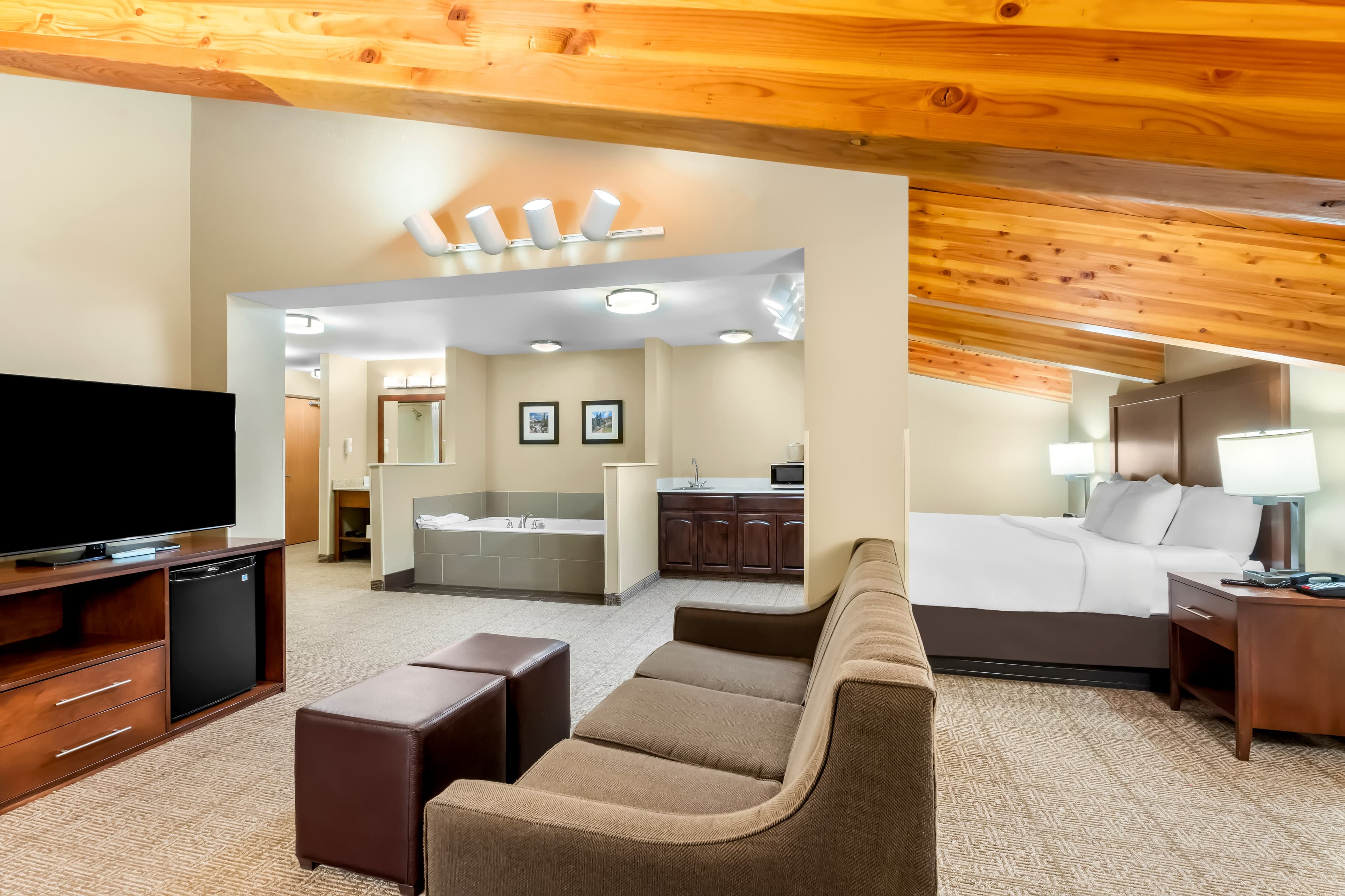 Comfort Inn & Suites Near University of Wyoming — 14