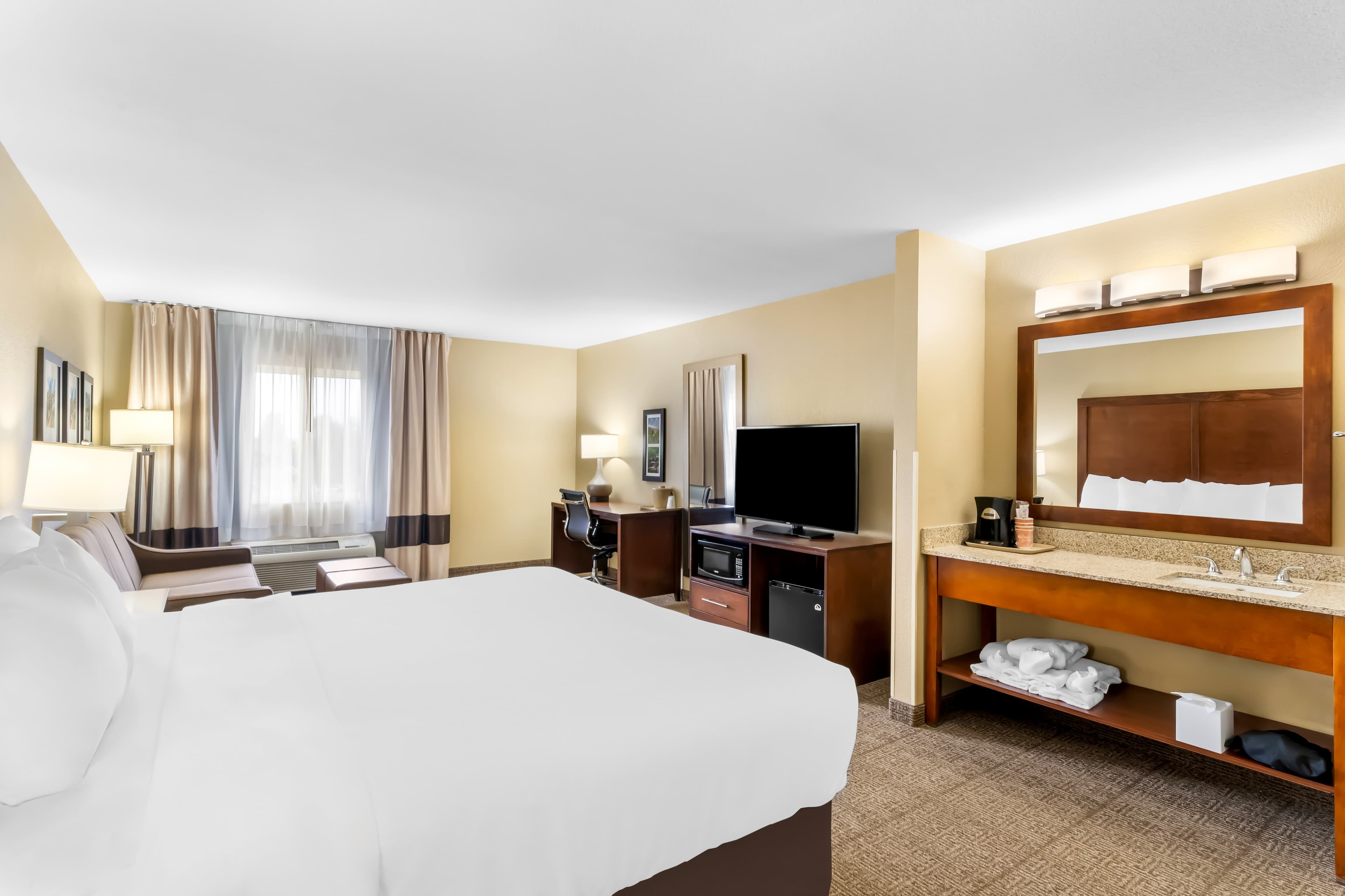 Comfort Inn & Suites Near University of Wyoming — 18