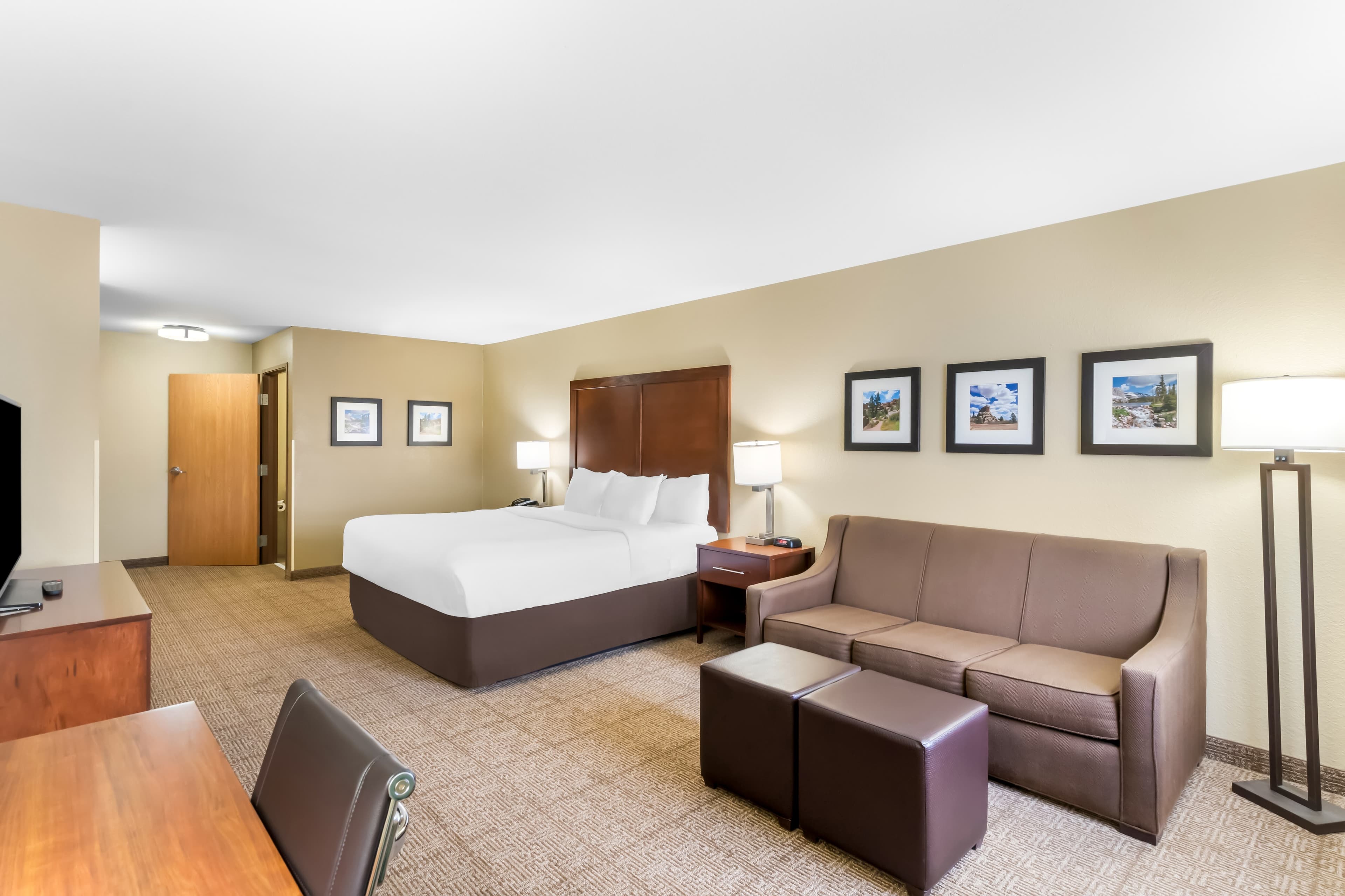 Comfort Inn & Suites Near University of Wyoming — 19