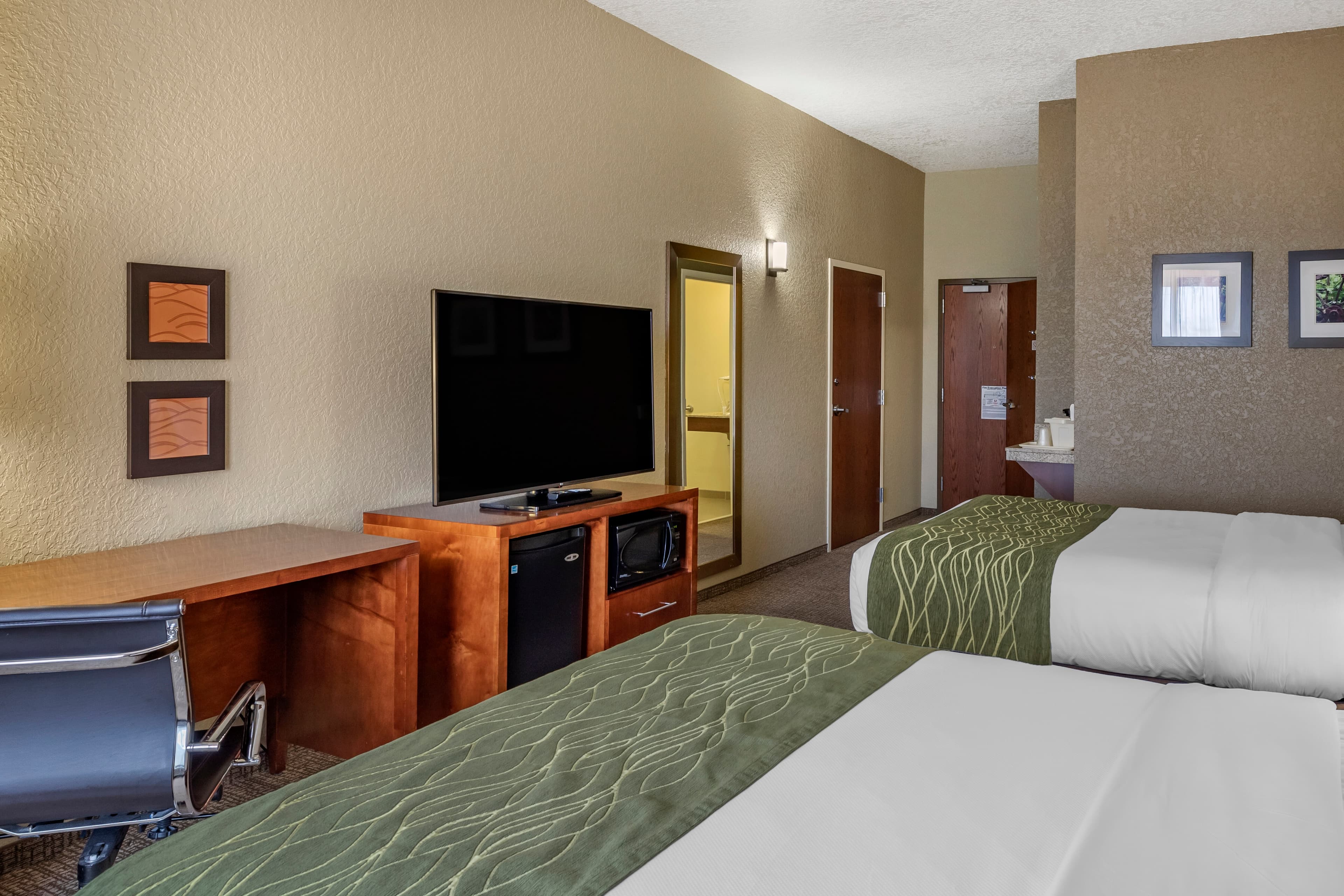 Comfort Inn & Suites — 13