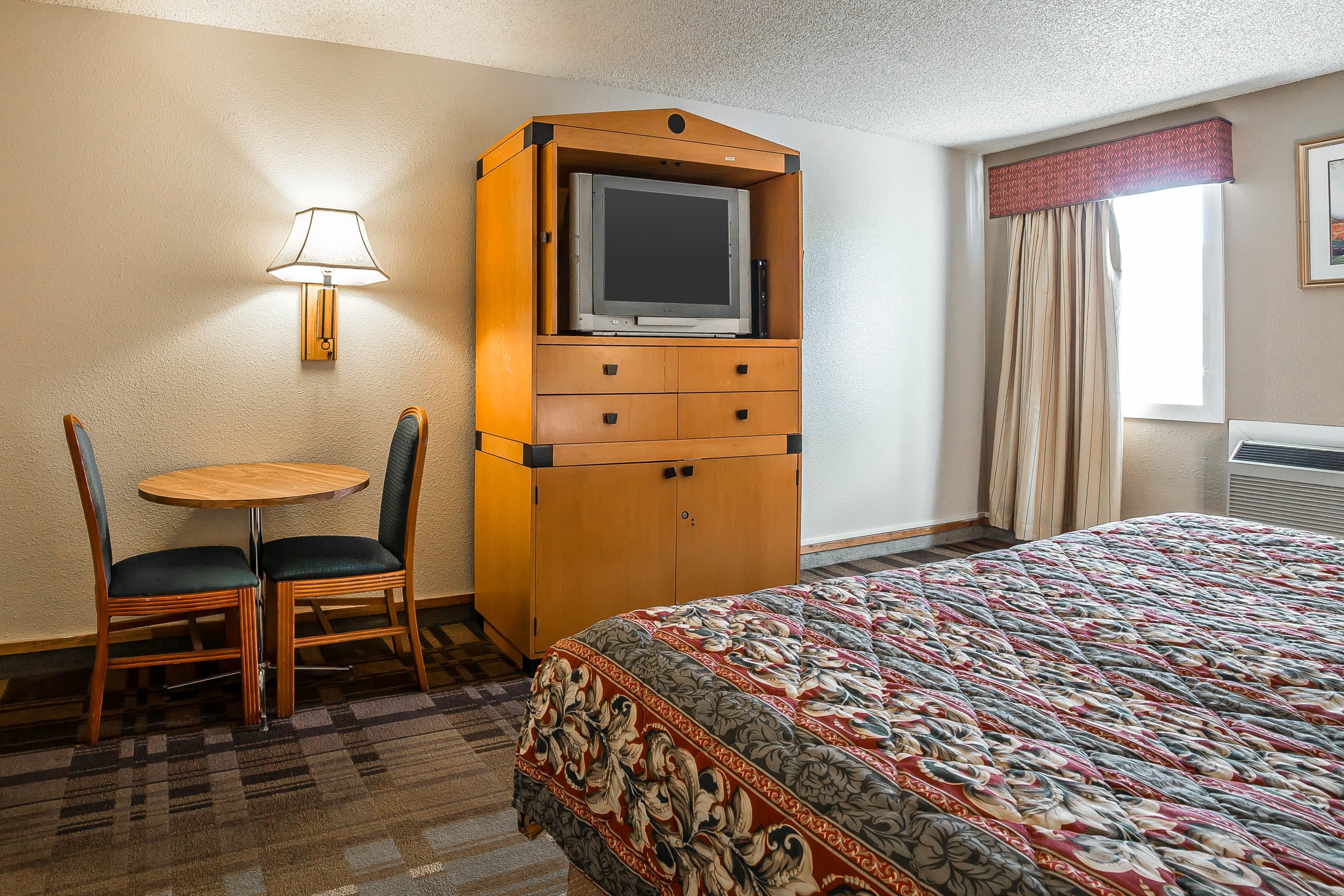 Rodeway Inn Cheyenne I-80 East — 7