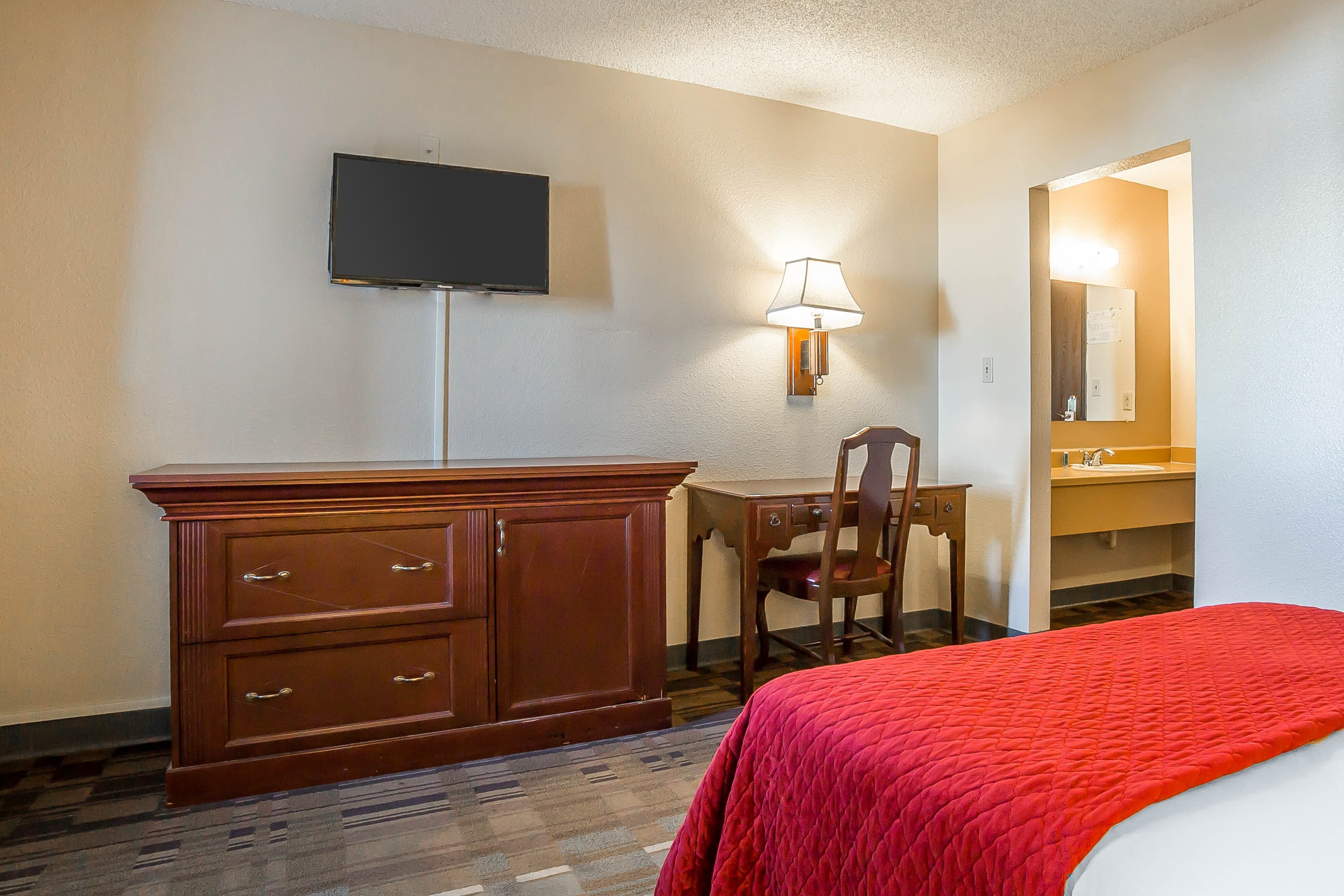 Rodeway Inn Cheyenne I-80 East — 9