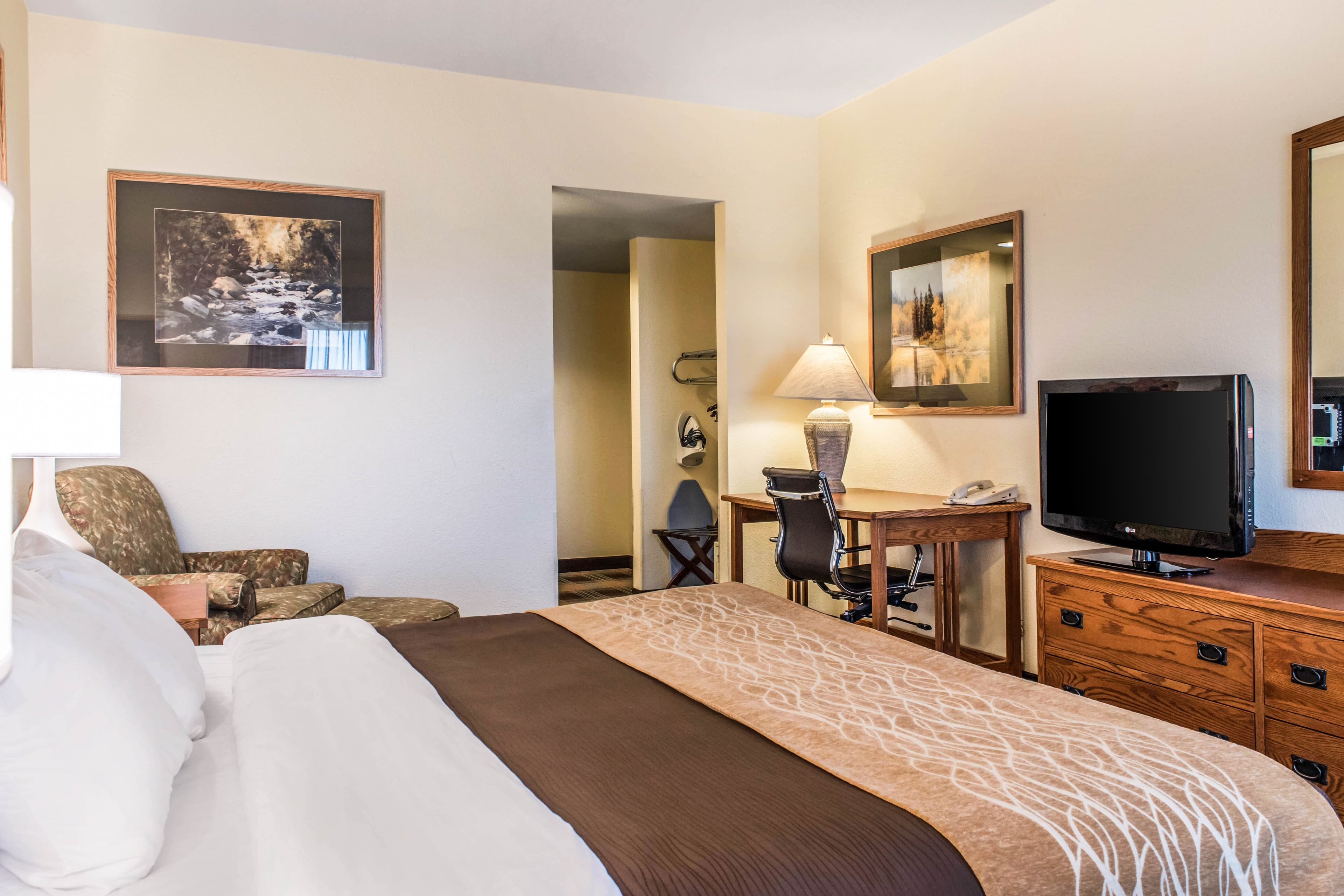 Comfort Inn & Suites Sheridan — 8