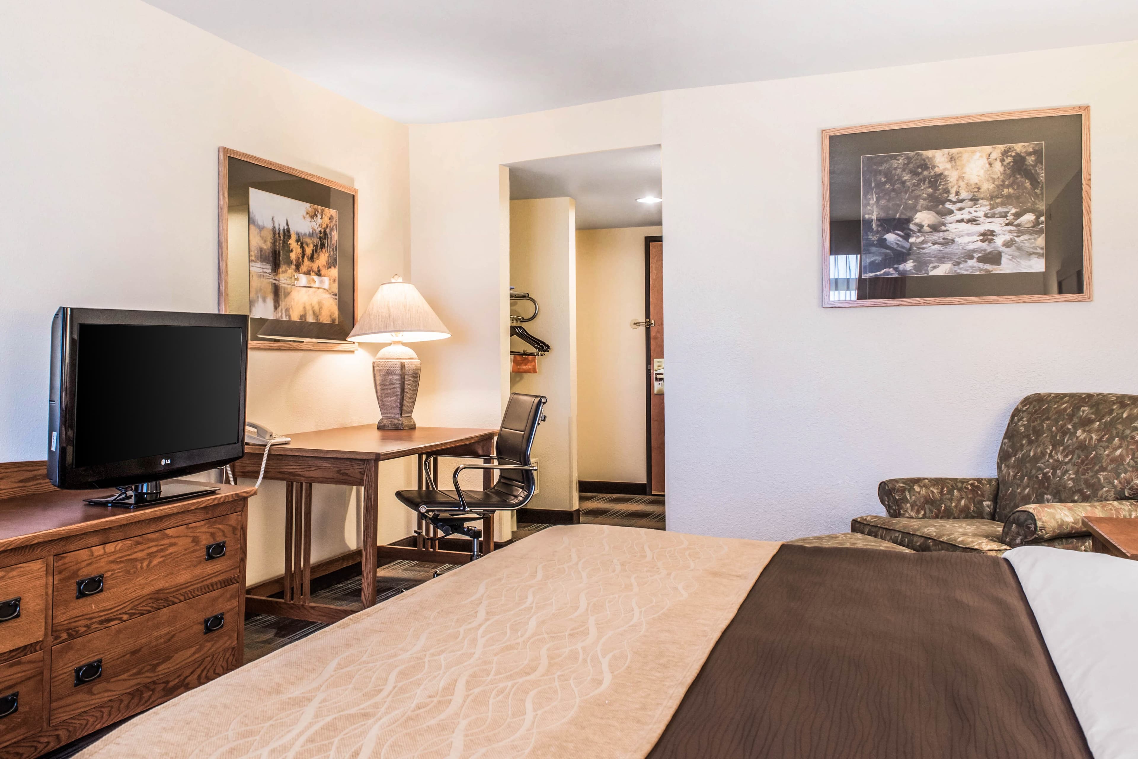 Comfort Inn & Suites Sheridan — 6