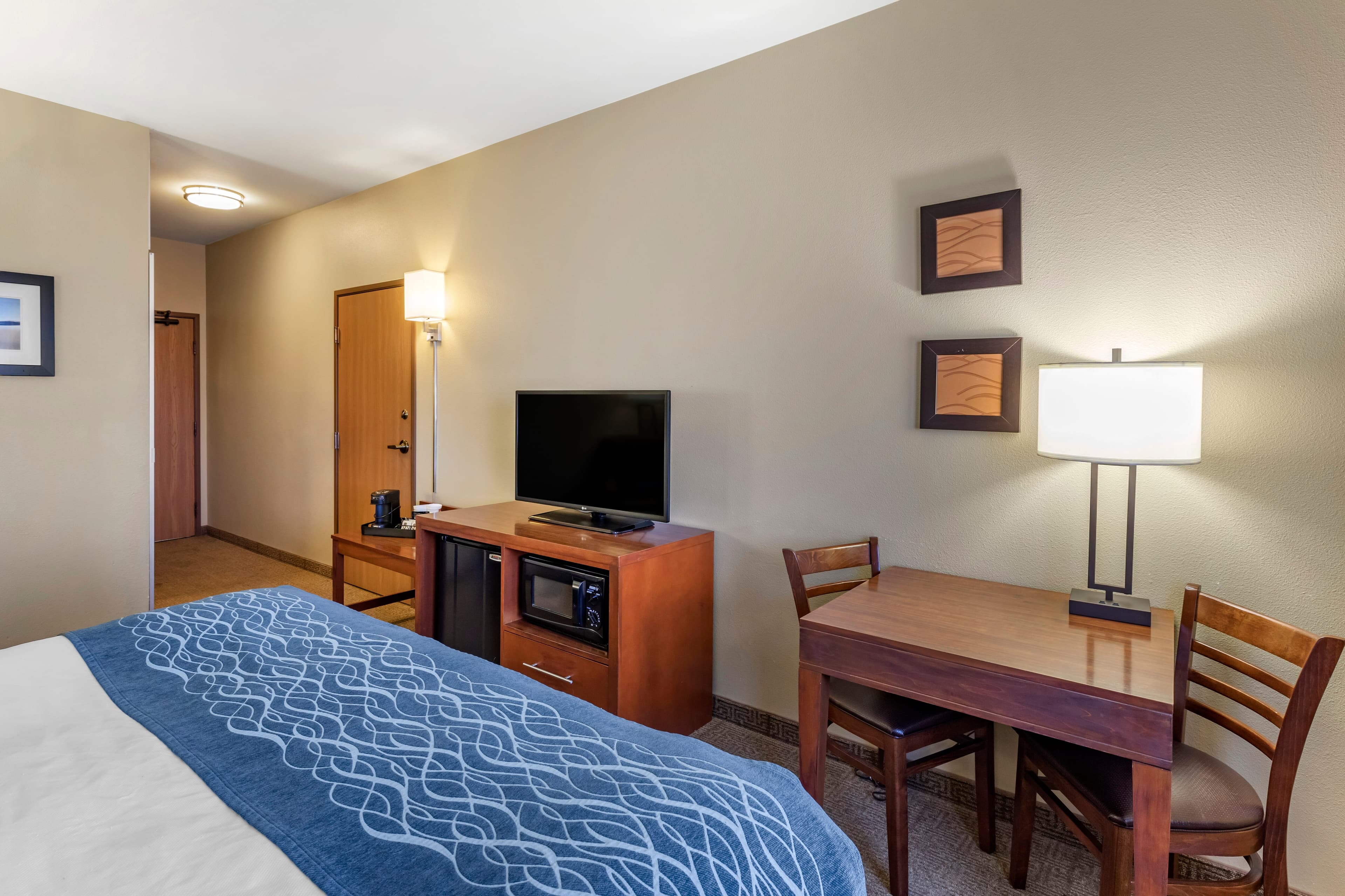 Comfort Inn Evansville-Casper - Image 5