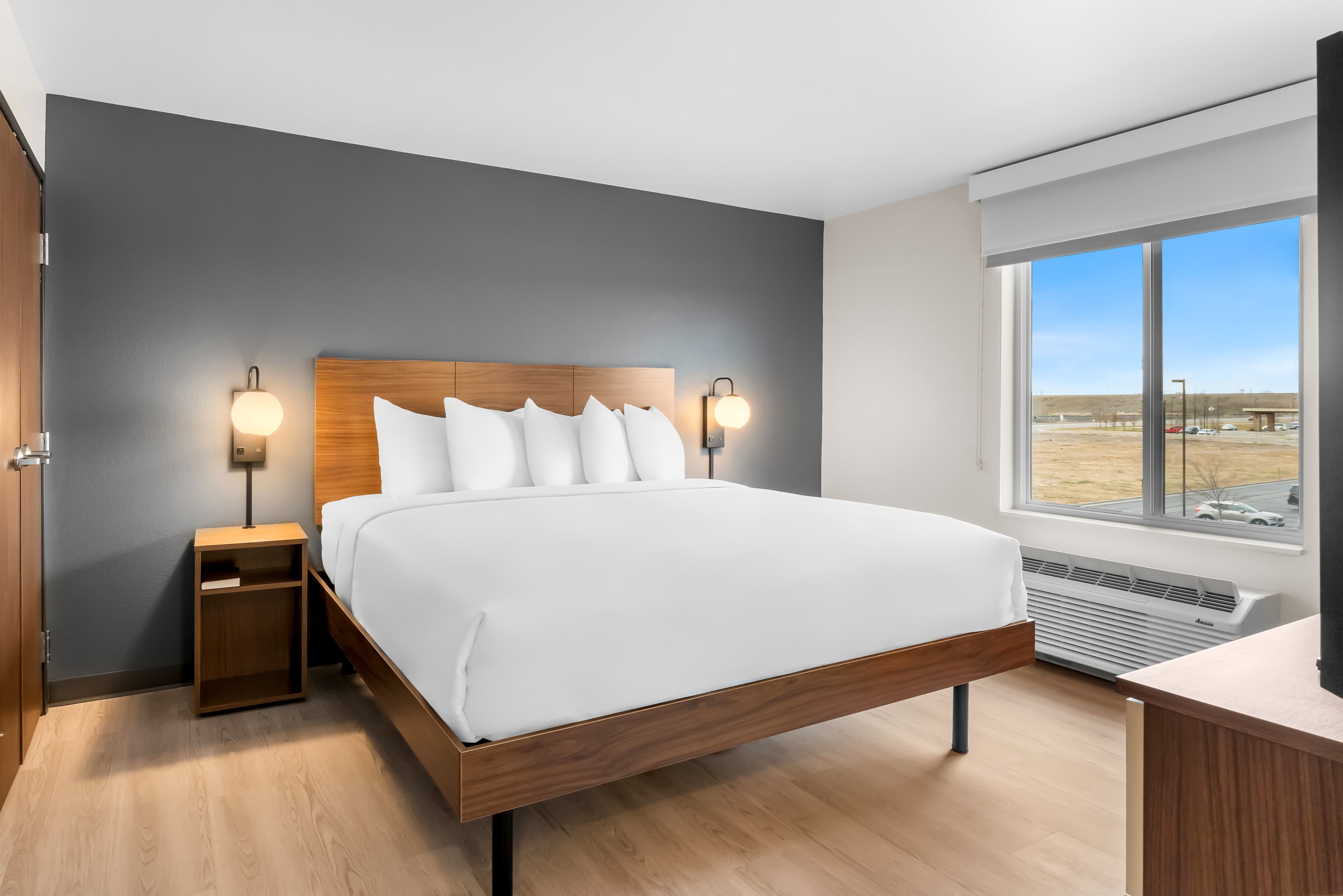 Everhome Suites Cheyenne - Image 2