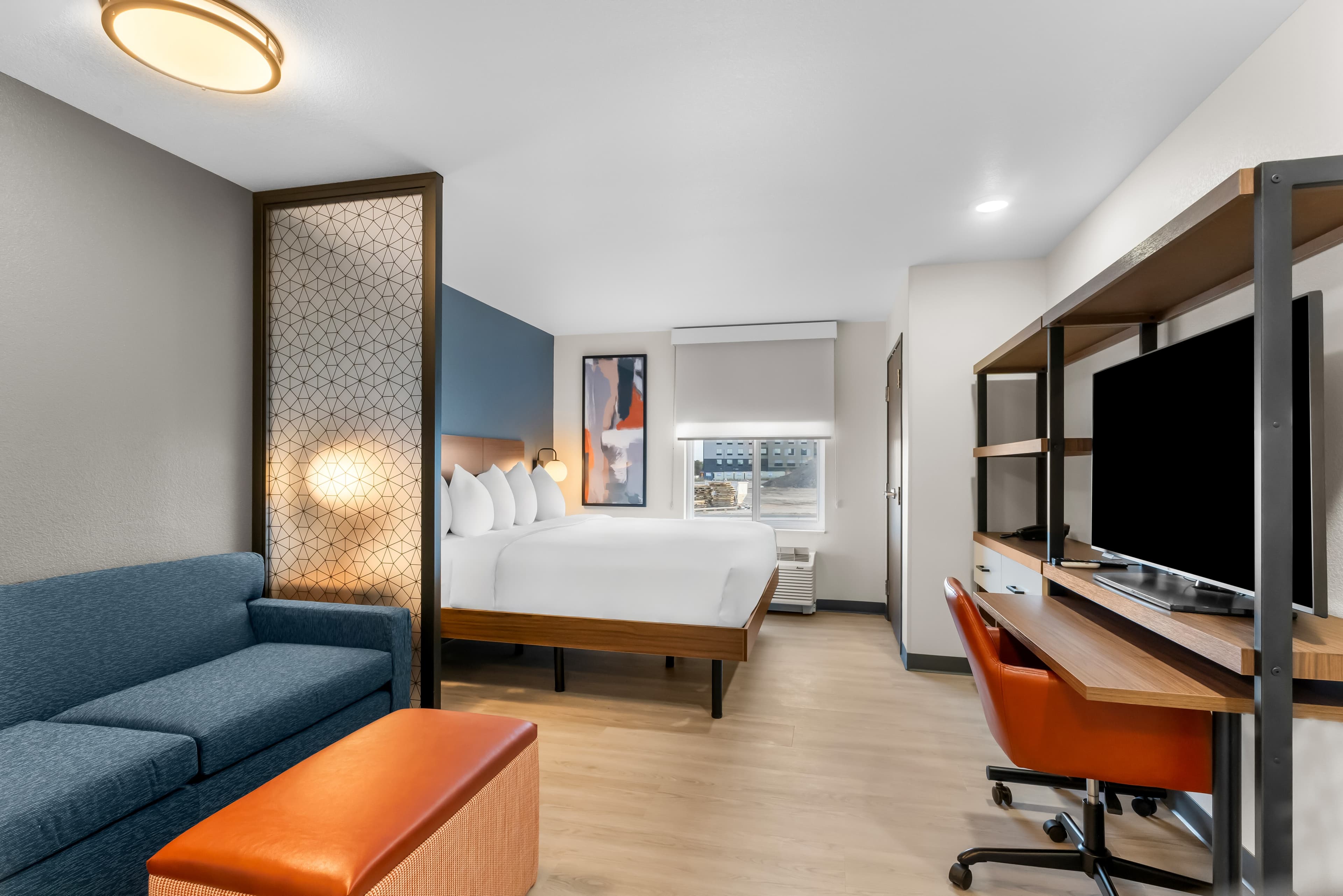 Everhome Suites Cheyenne - Image 1