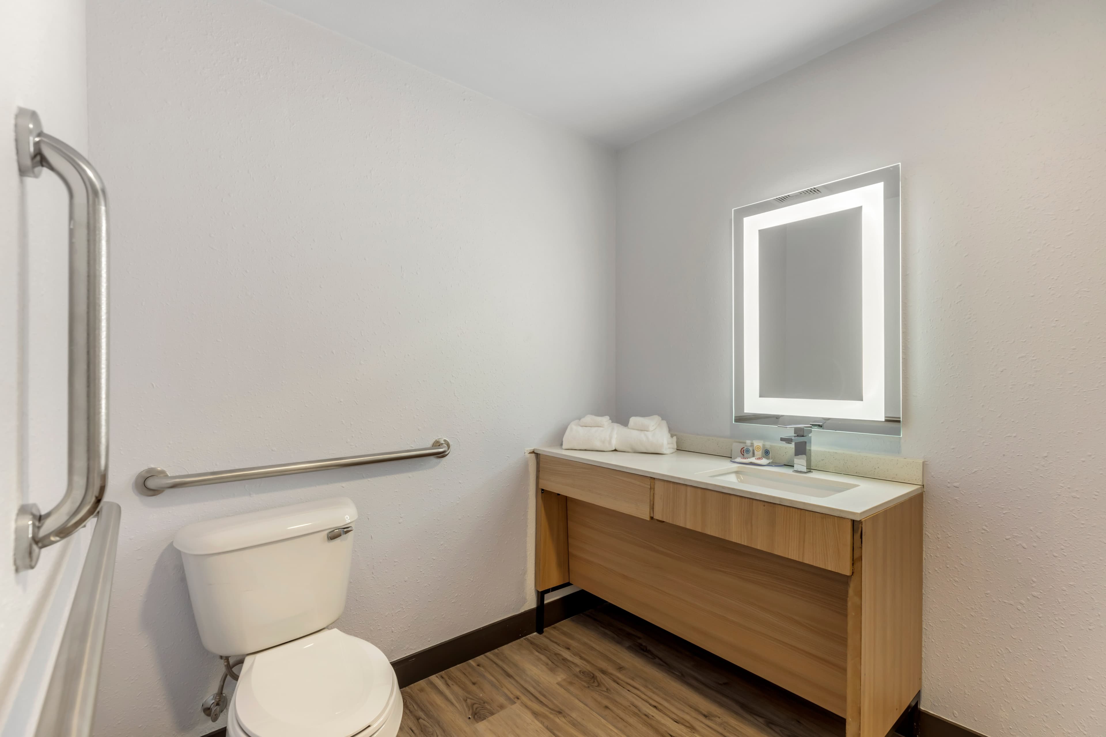 Comfort Suites Cheyenne — 6