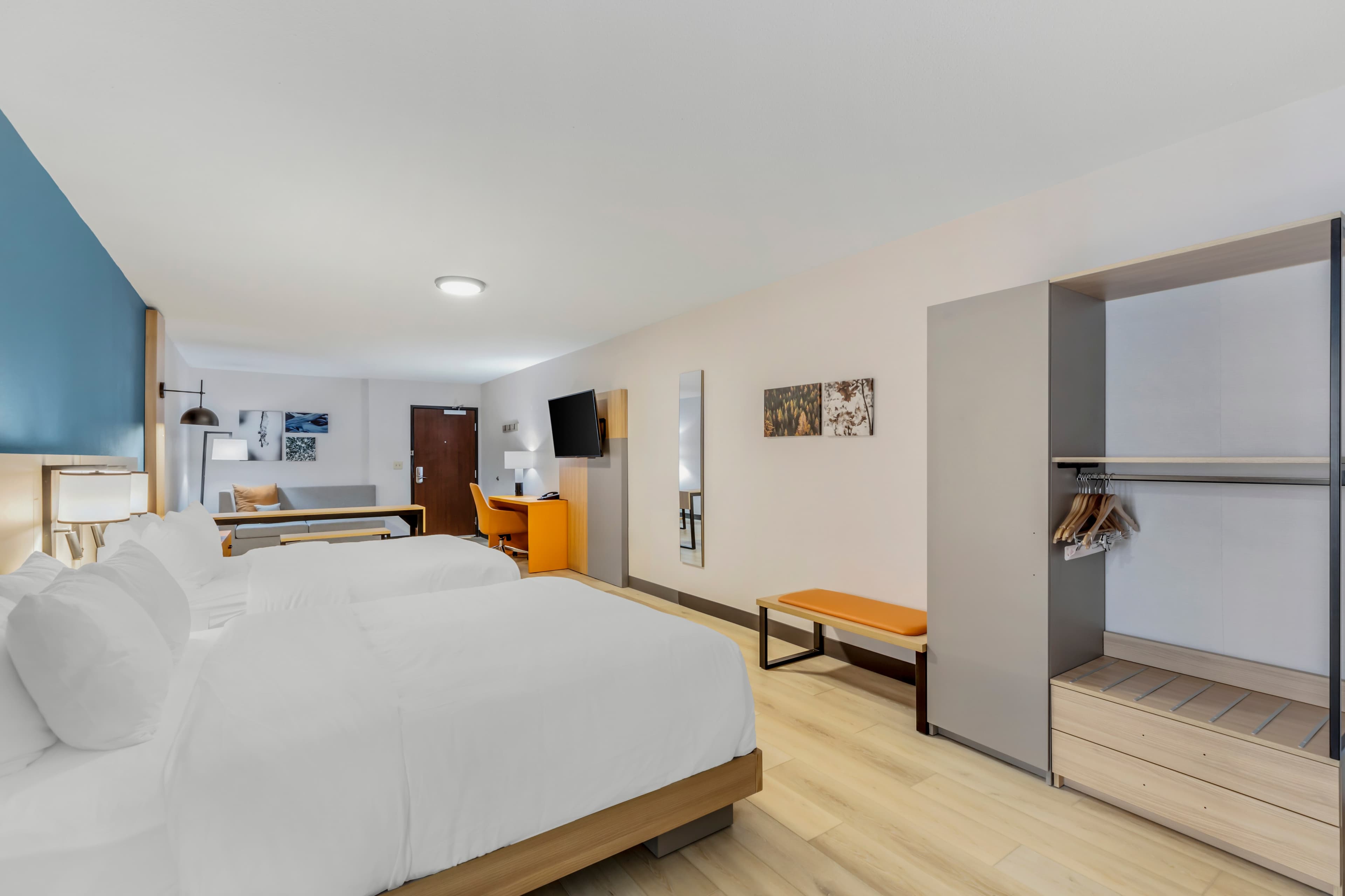 Comfort Suites Cheyenne — 7