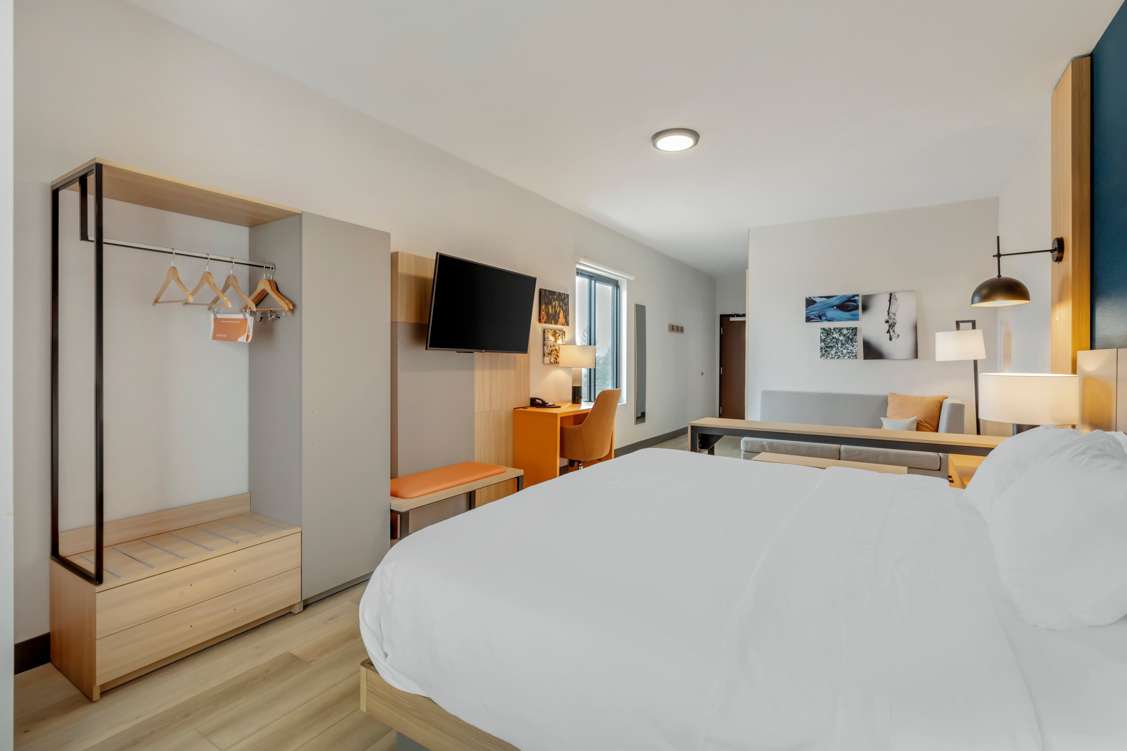 Comfort Suites Cheyenne — 12