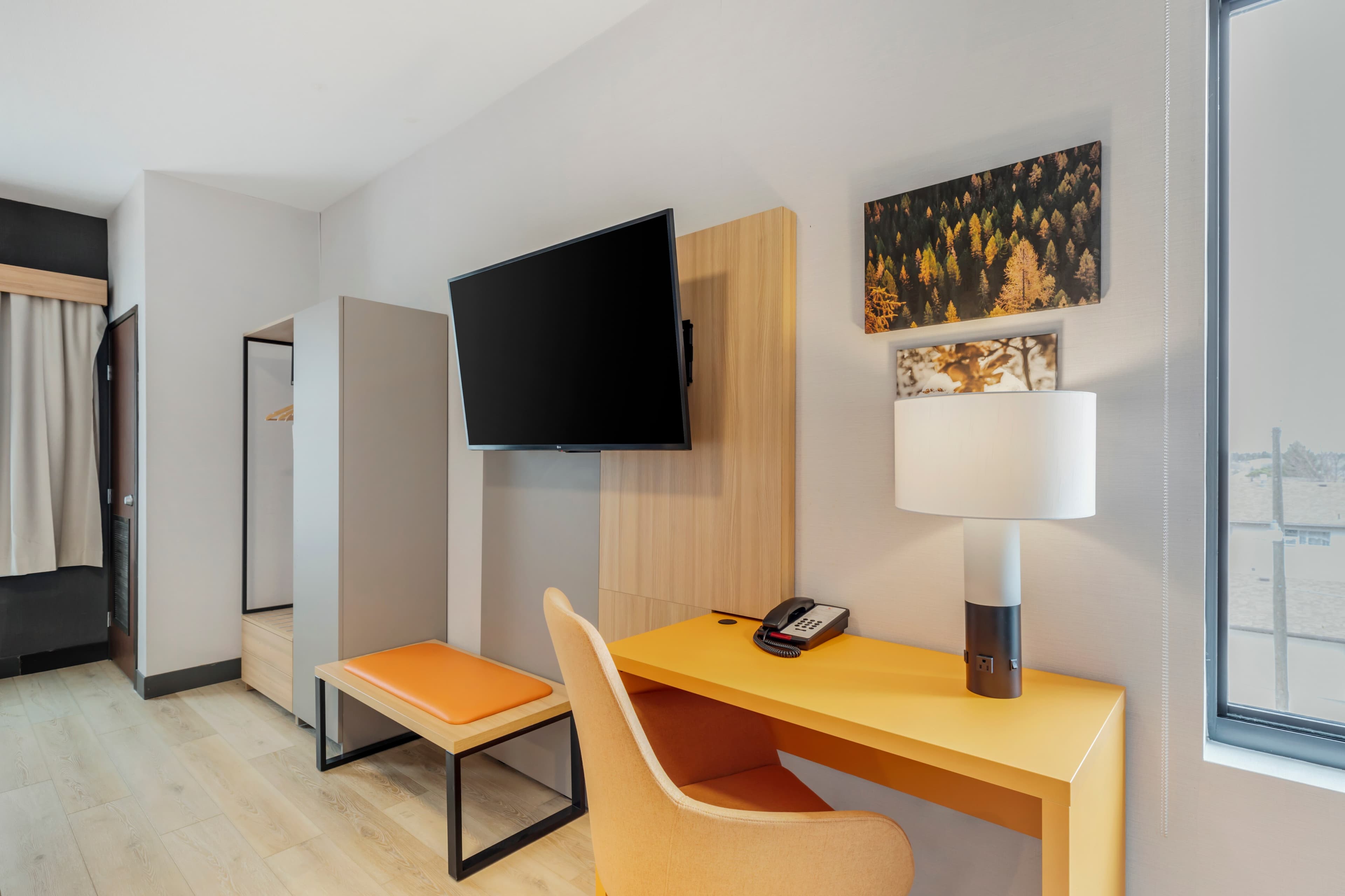 Comfort Suites Cheyenne — 14