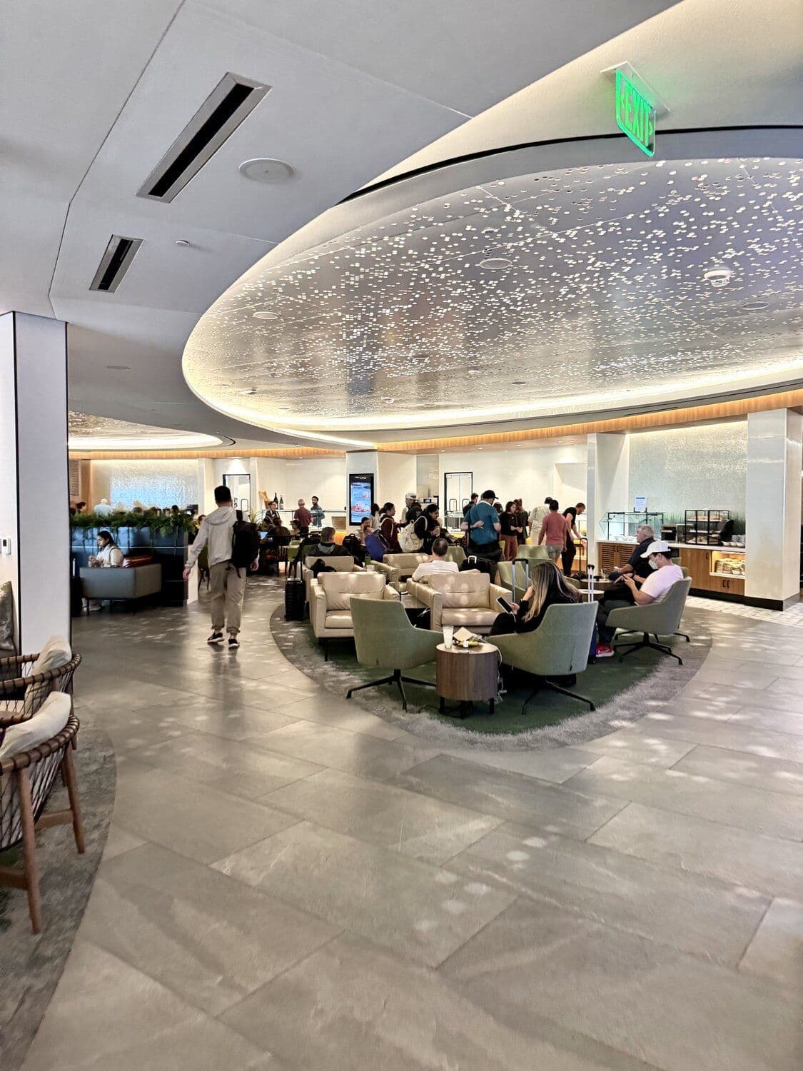 The Club SFO Review - SFO Terminal 1