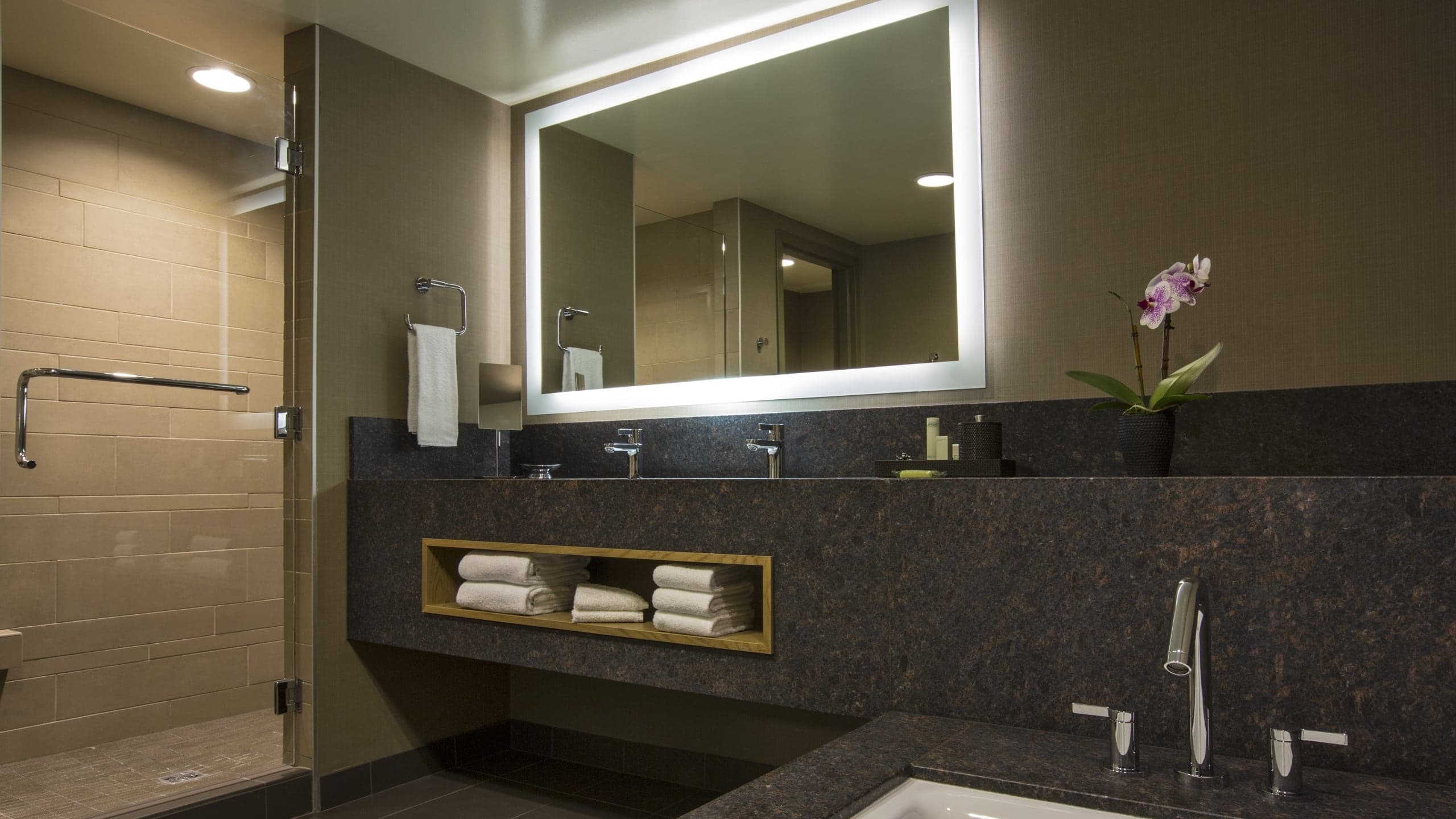 Sugar Pine Junior Suite - Image 2