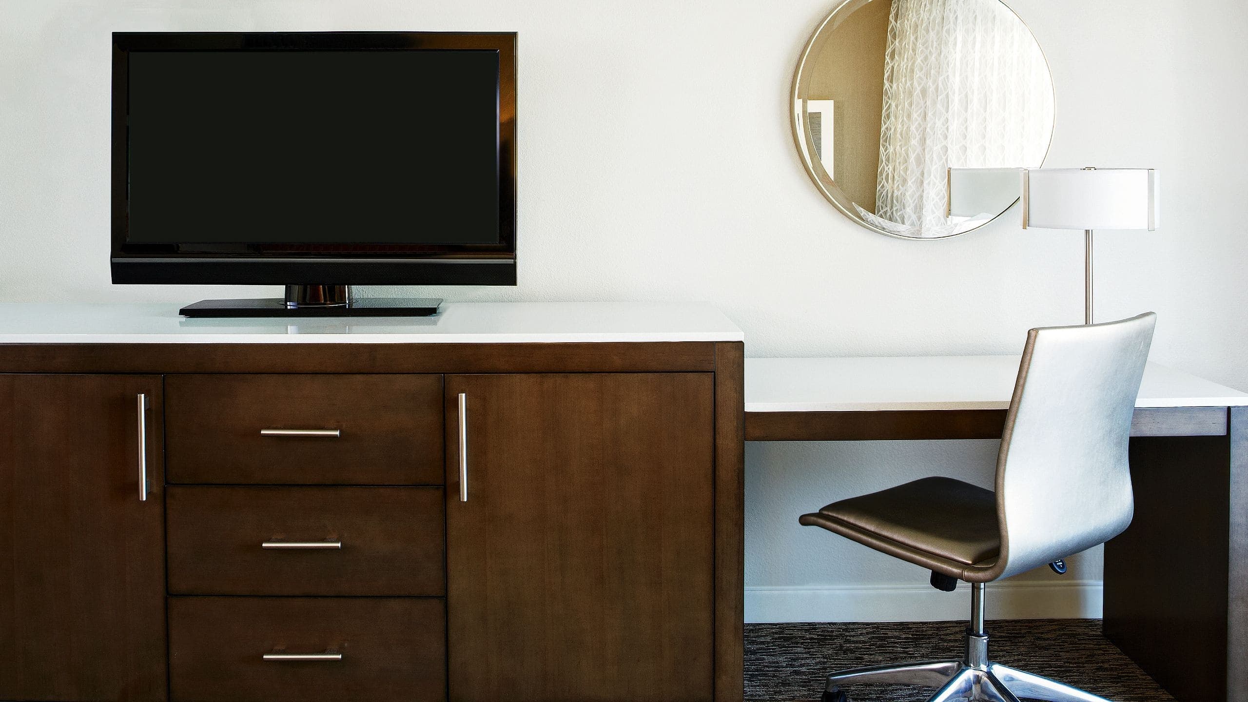 1 King Bed Accessible Shower - Image 2