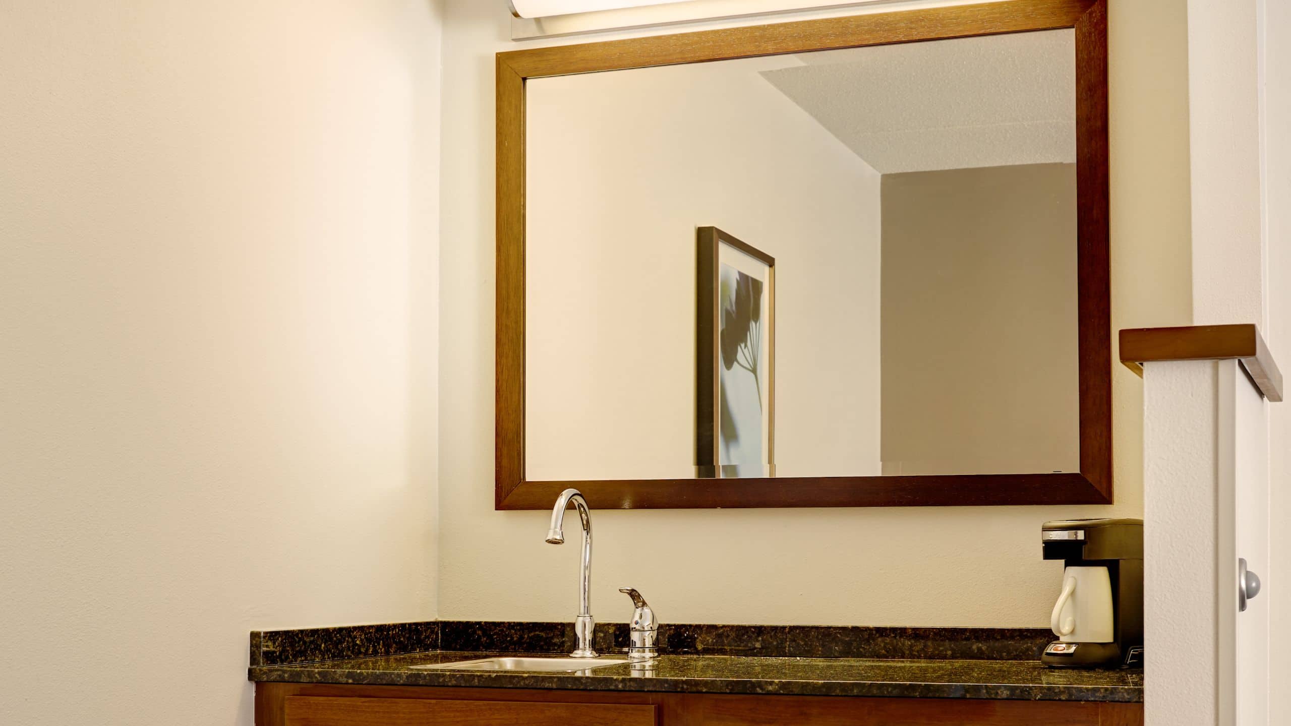 King Bed (with sofa bed) - Image 3