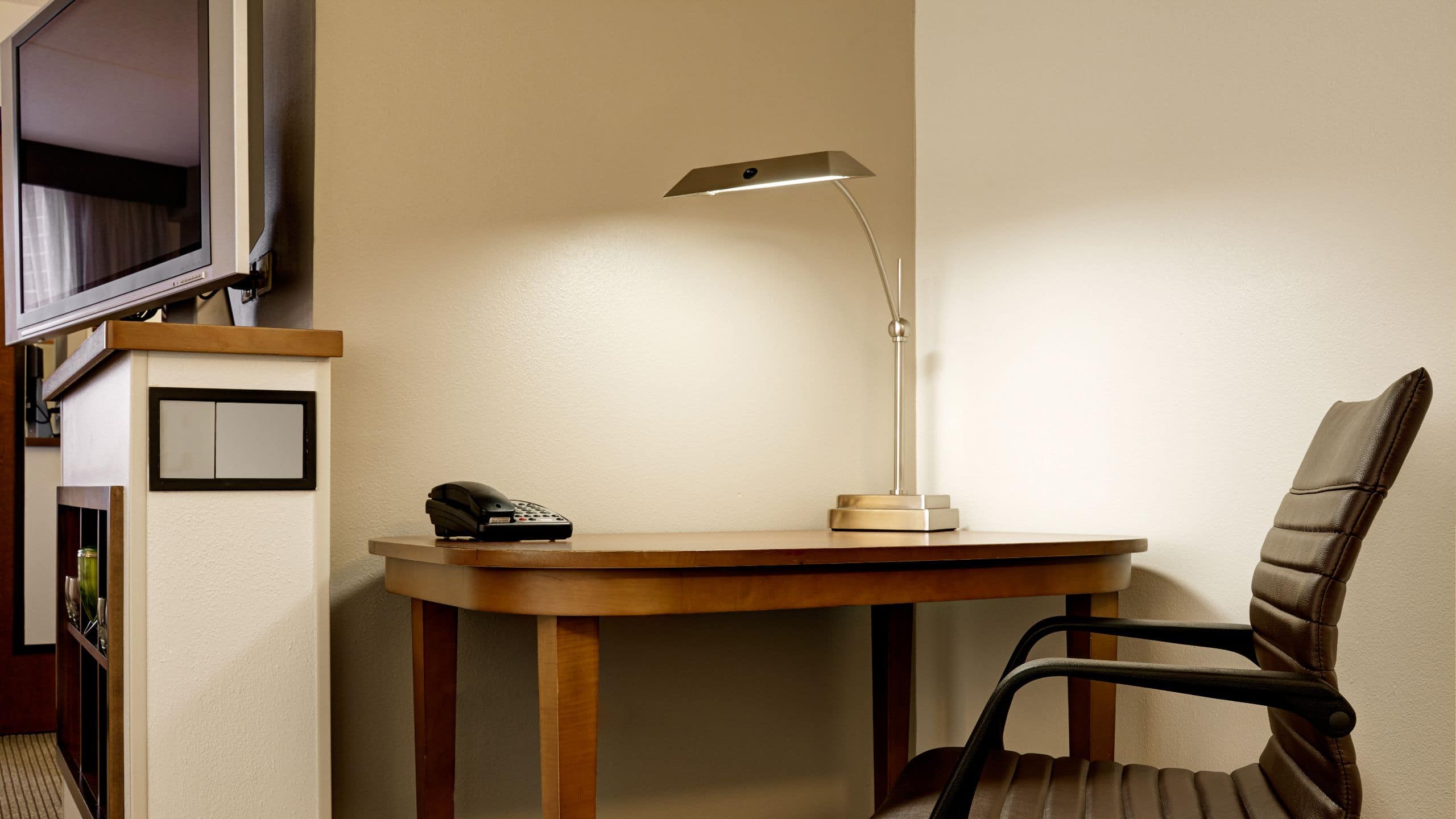 Two Double Beds (with sofa bed) - Image 5