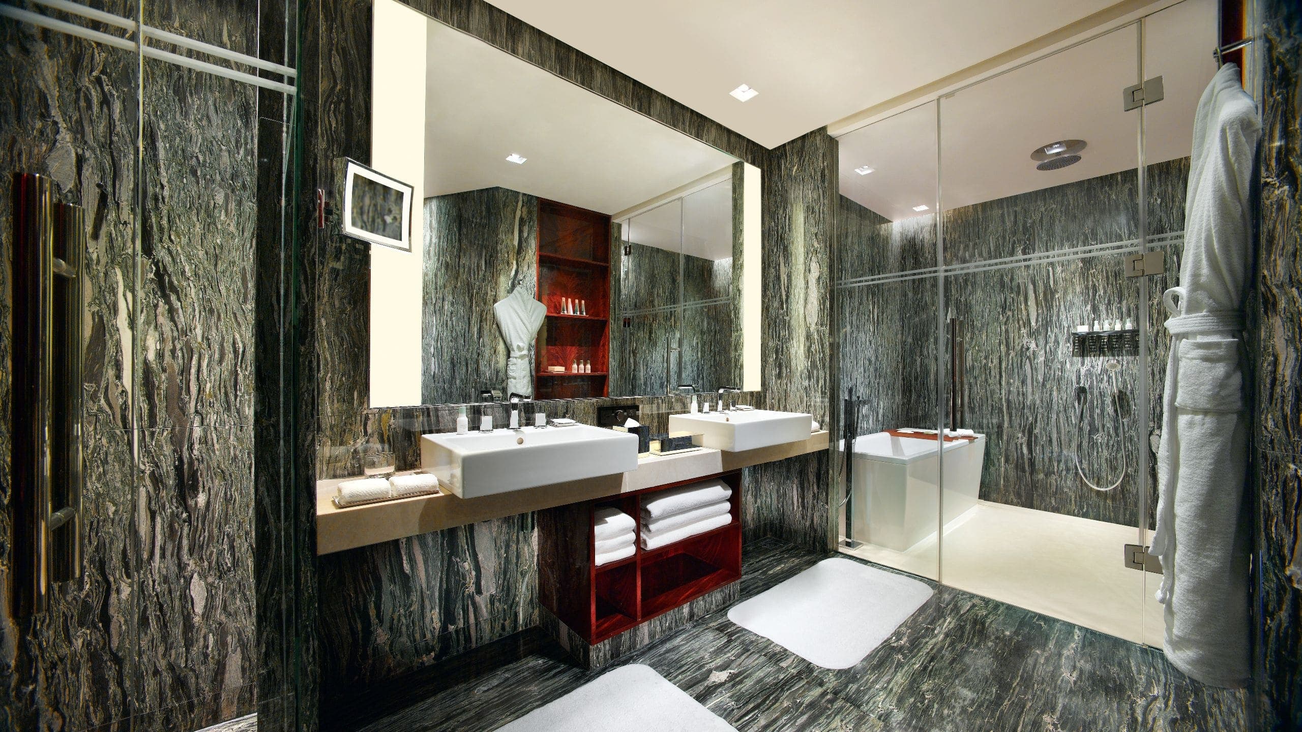 Grand Executive Suite - Image 2