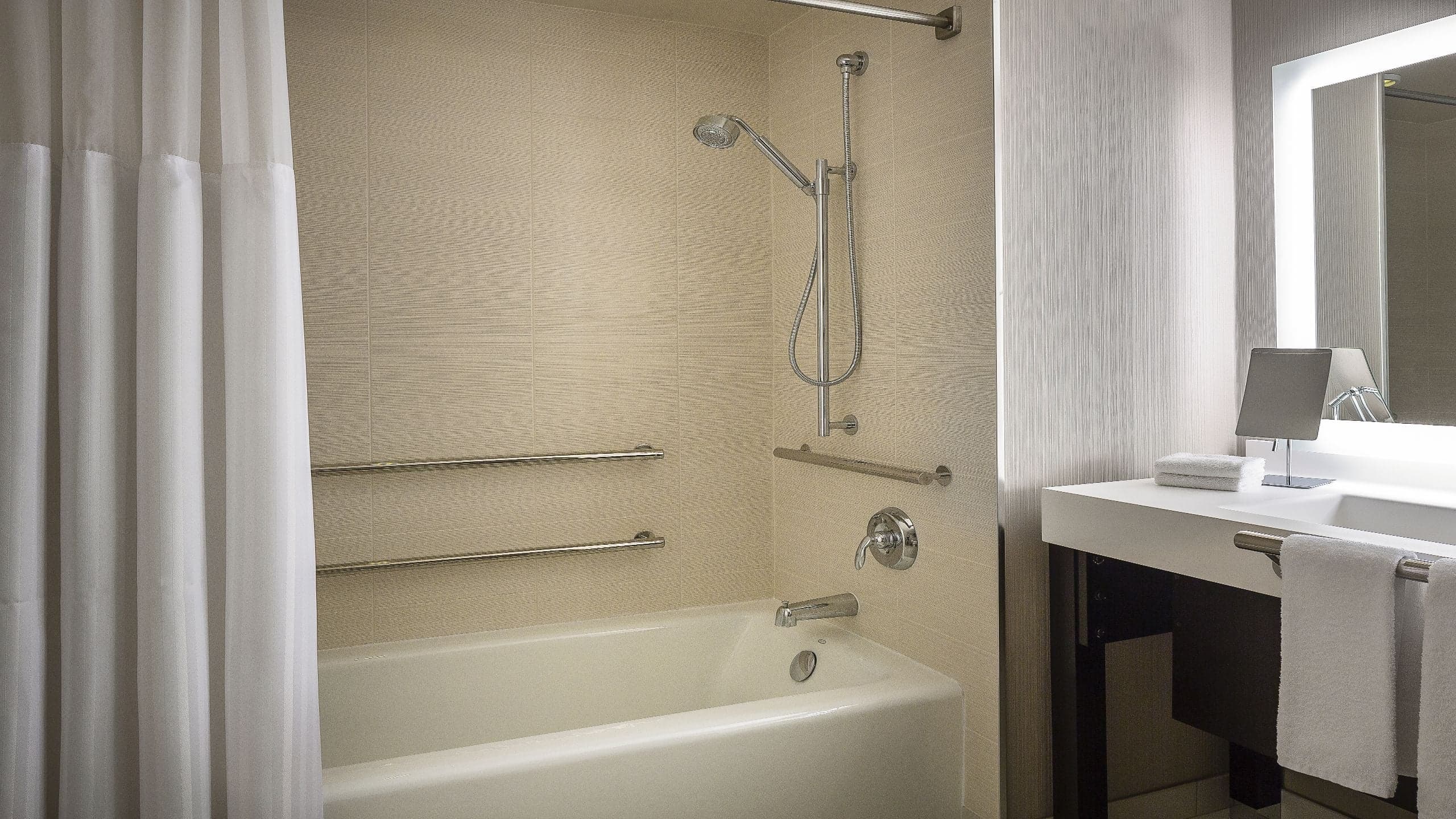 Manchester Grand Hyatt San Diego - Image 4