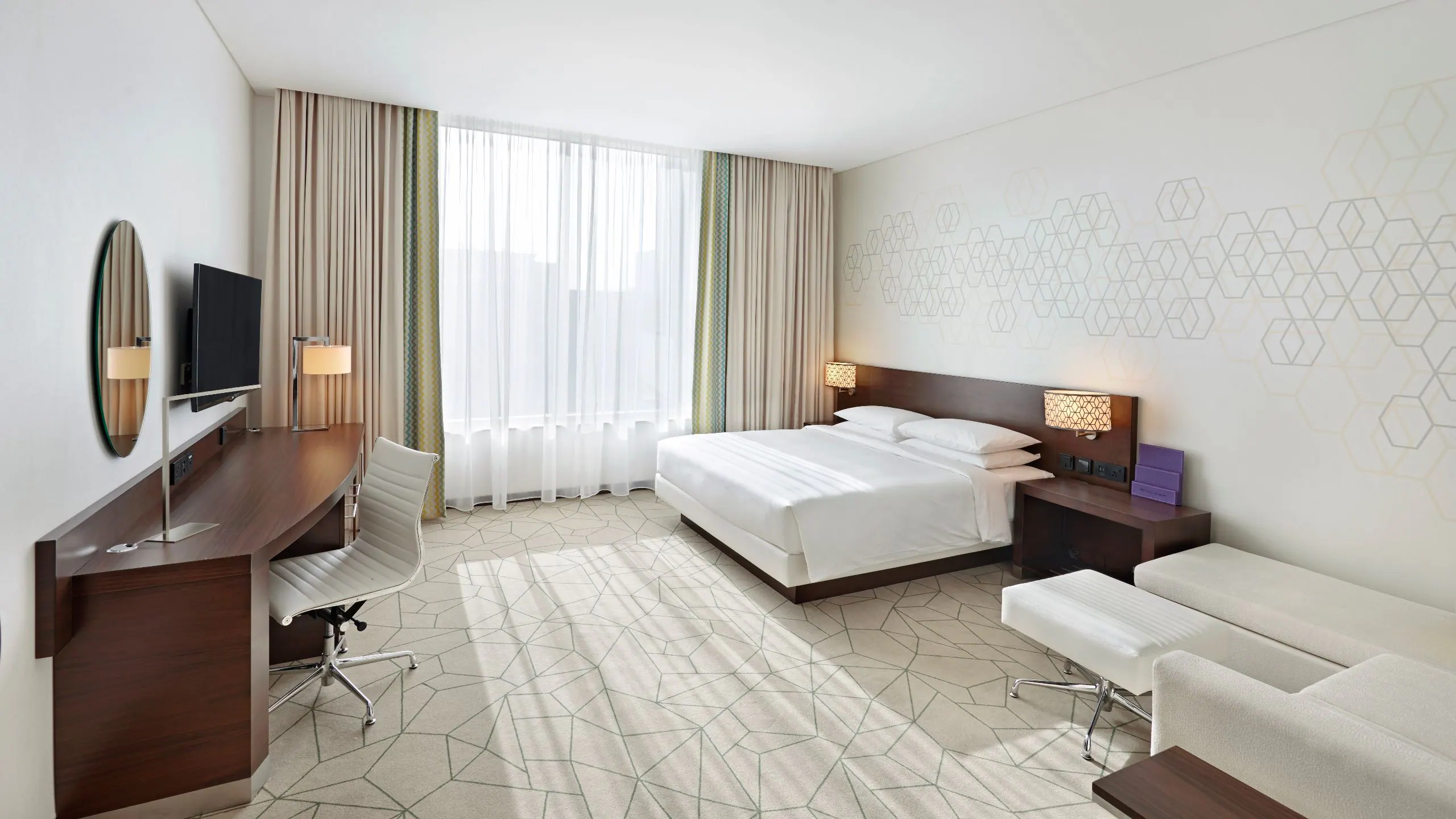 Hyatt Place Dubai Baniyas Square - Image 2