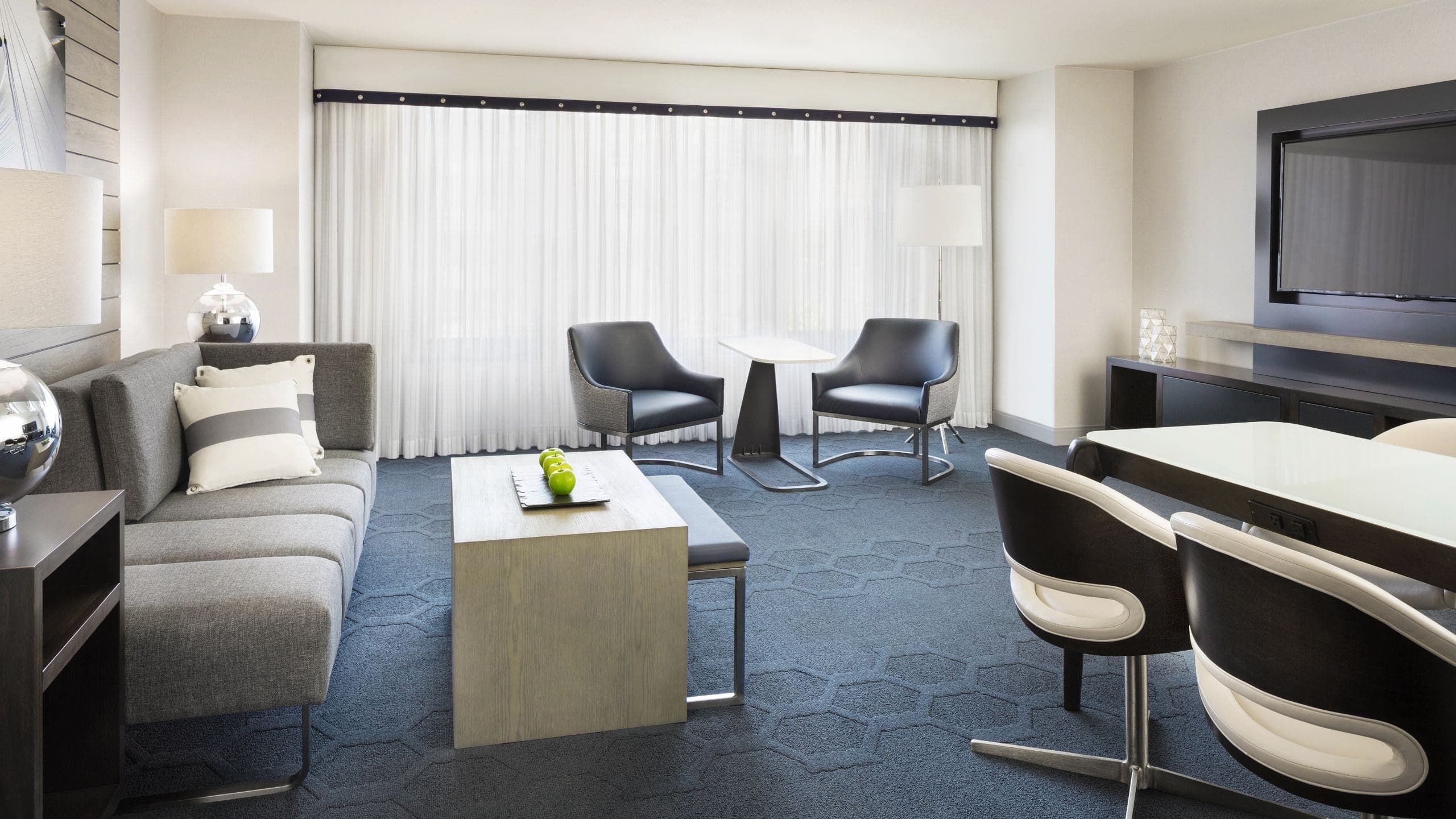 Executive Suite - Image 2