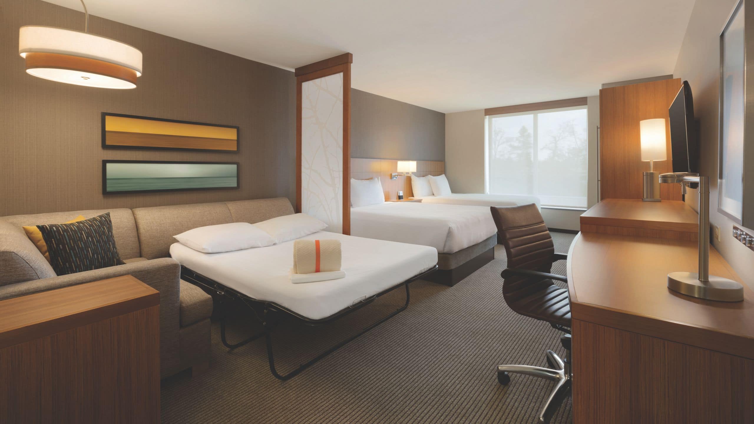 Two Queen Beds (with sofa bed) - Image 2