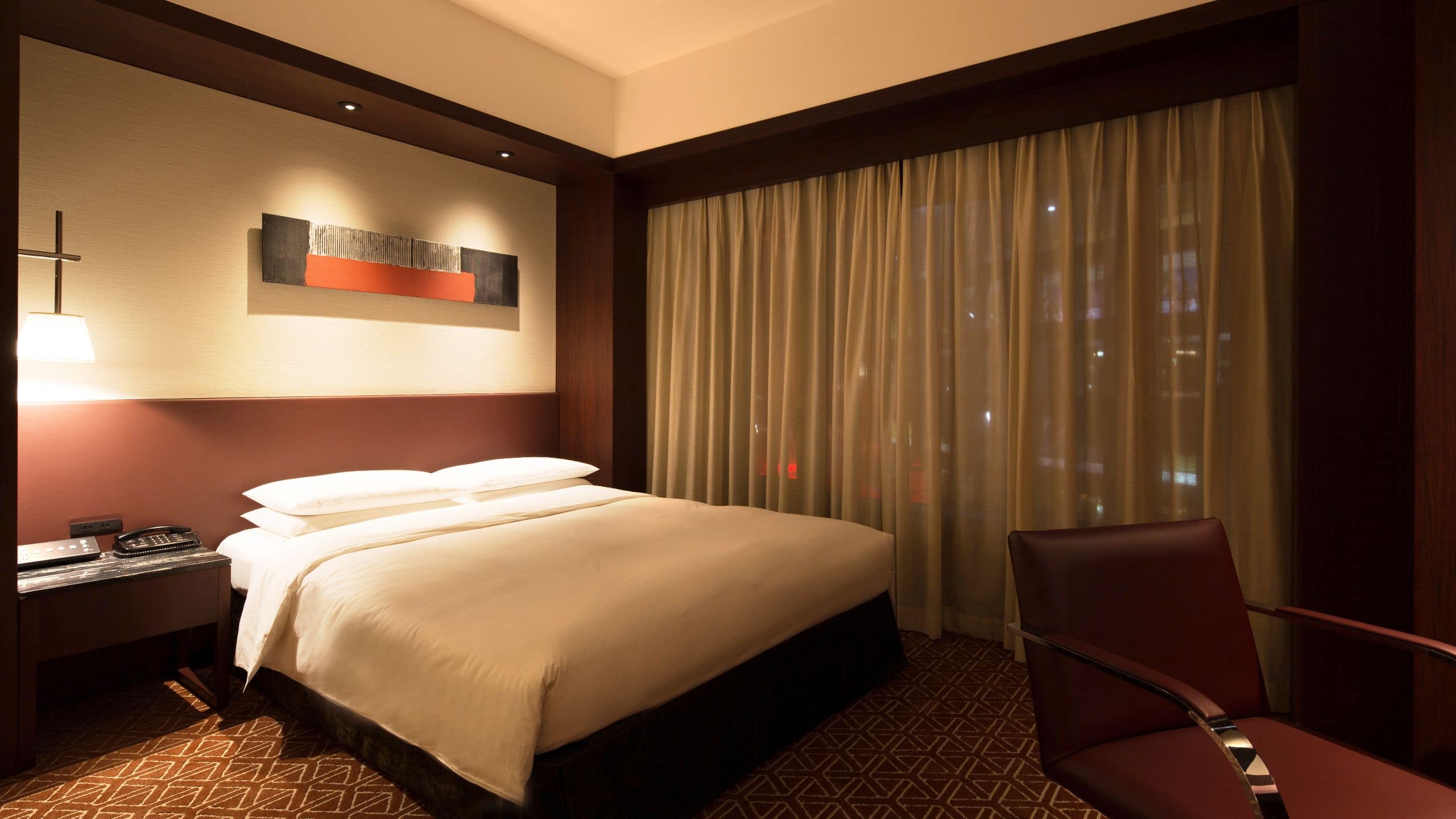 1 Queen Bed - Image 1