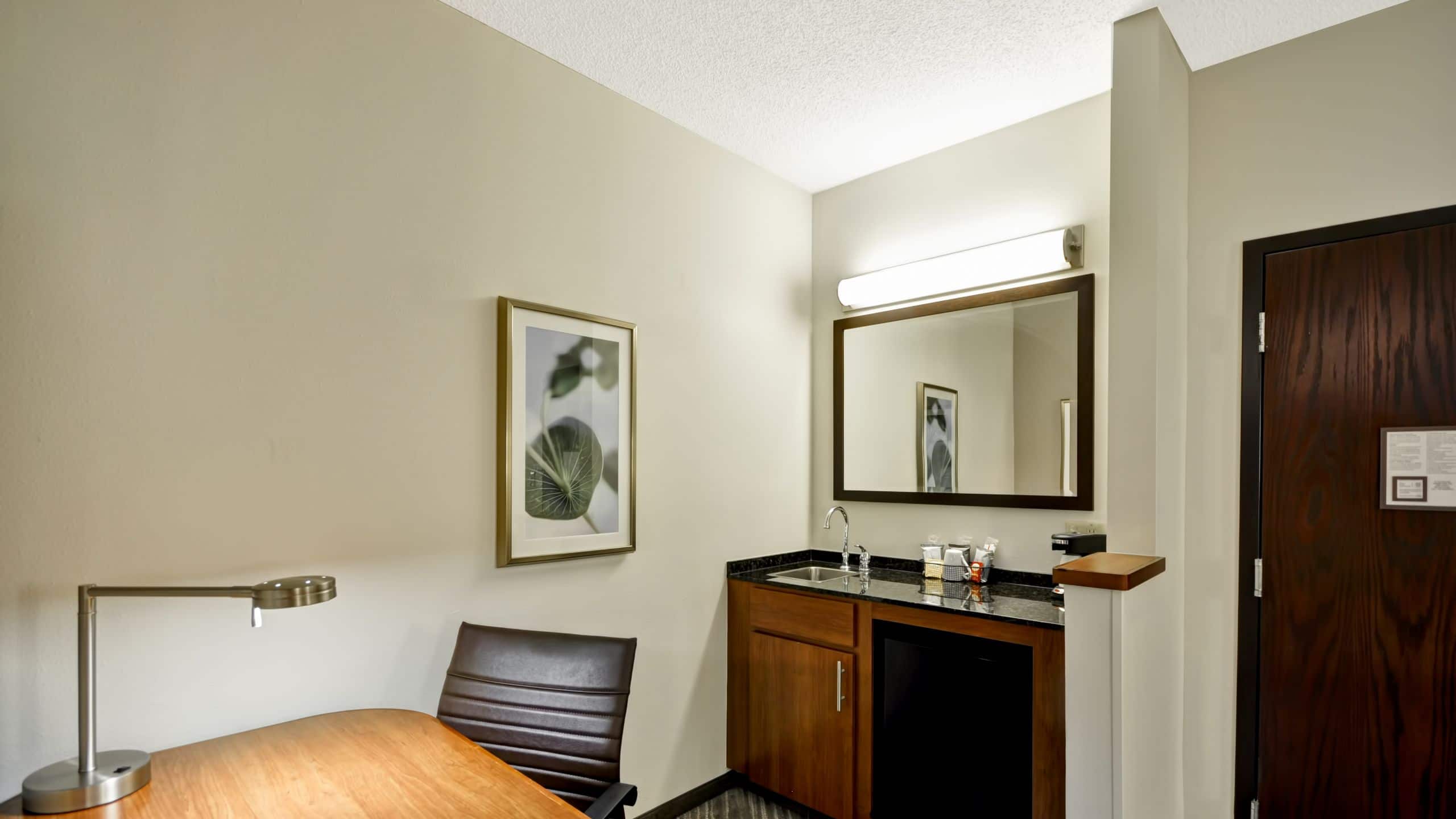 Two Double Beds (with sofa bed) - Image 4