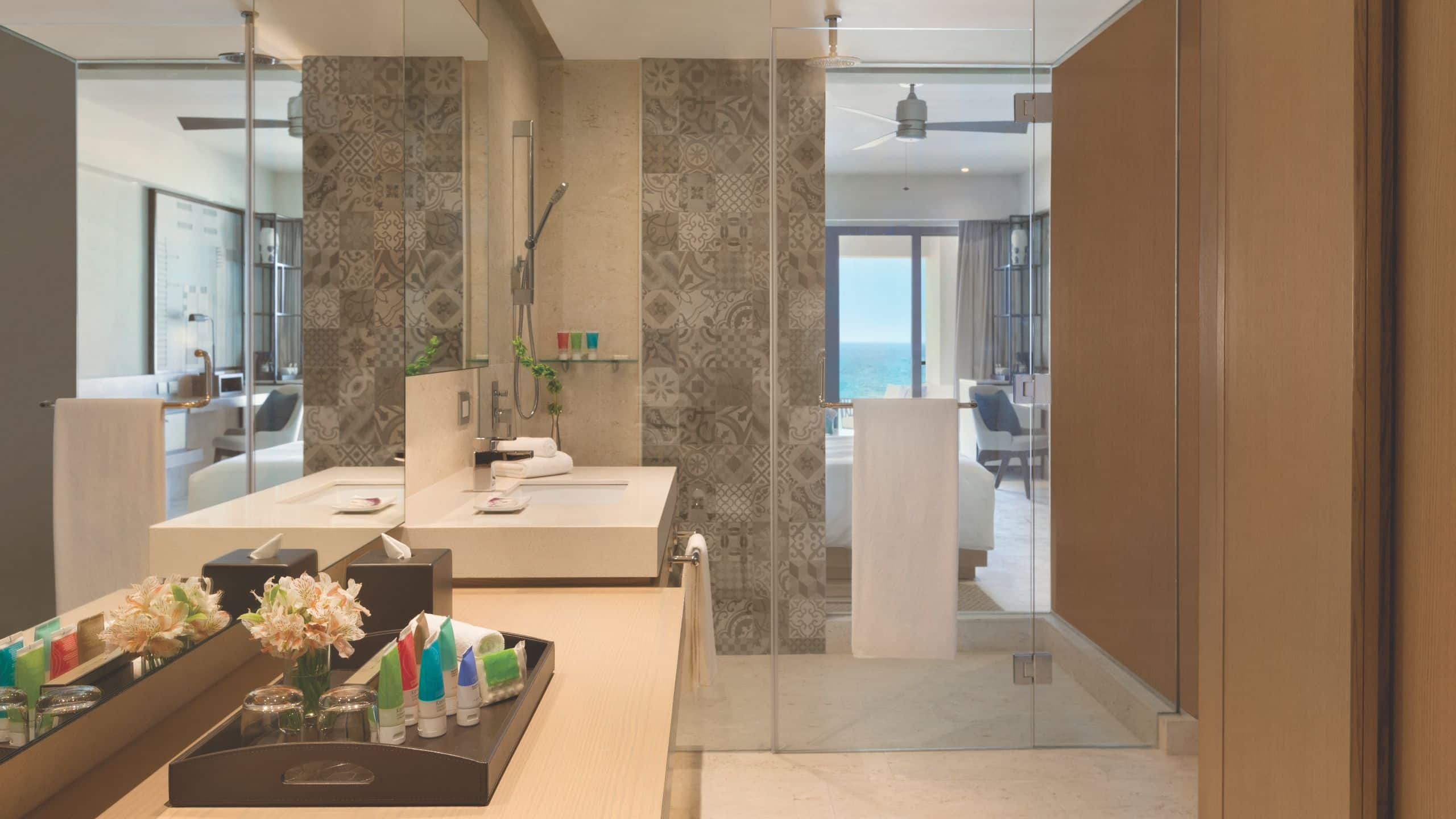 Turquoize Ocean Front Master King (Adults Only) - Image 2