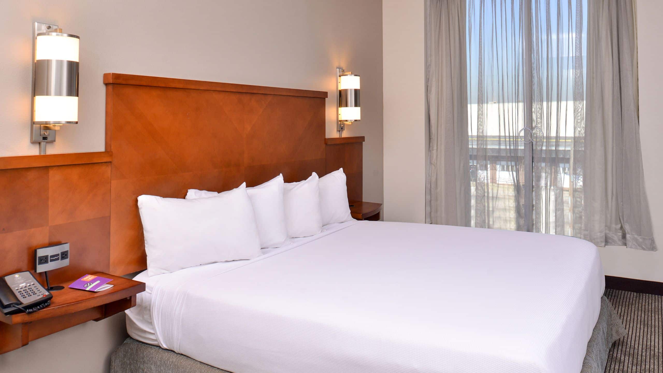 King Bed (with sofa bed) - Image 1