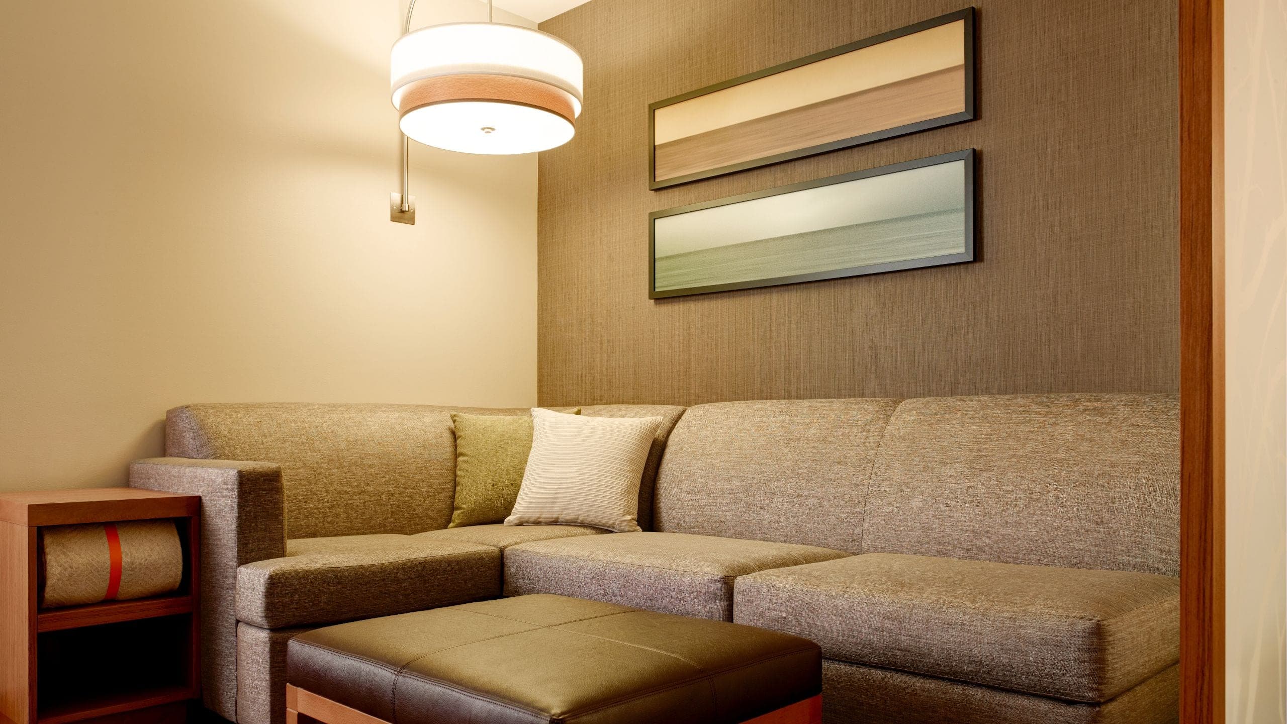 Two Queen Beds (with sofa bed) - Image 3