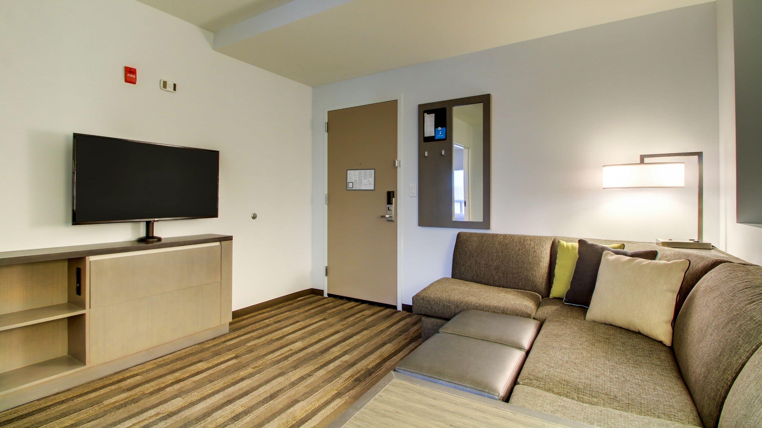 One-Bedroom King Bed Kitchen Suite With Sofa Bed - Image 2