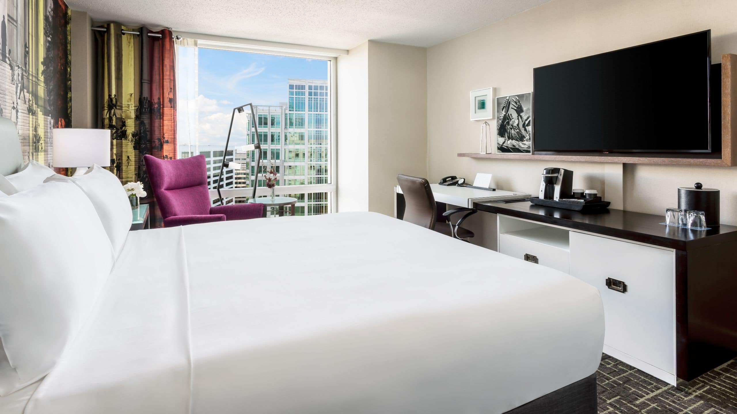 1 King Bed - Image 3