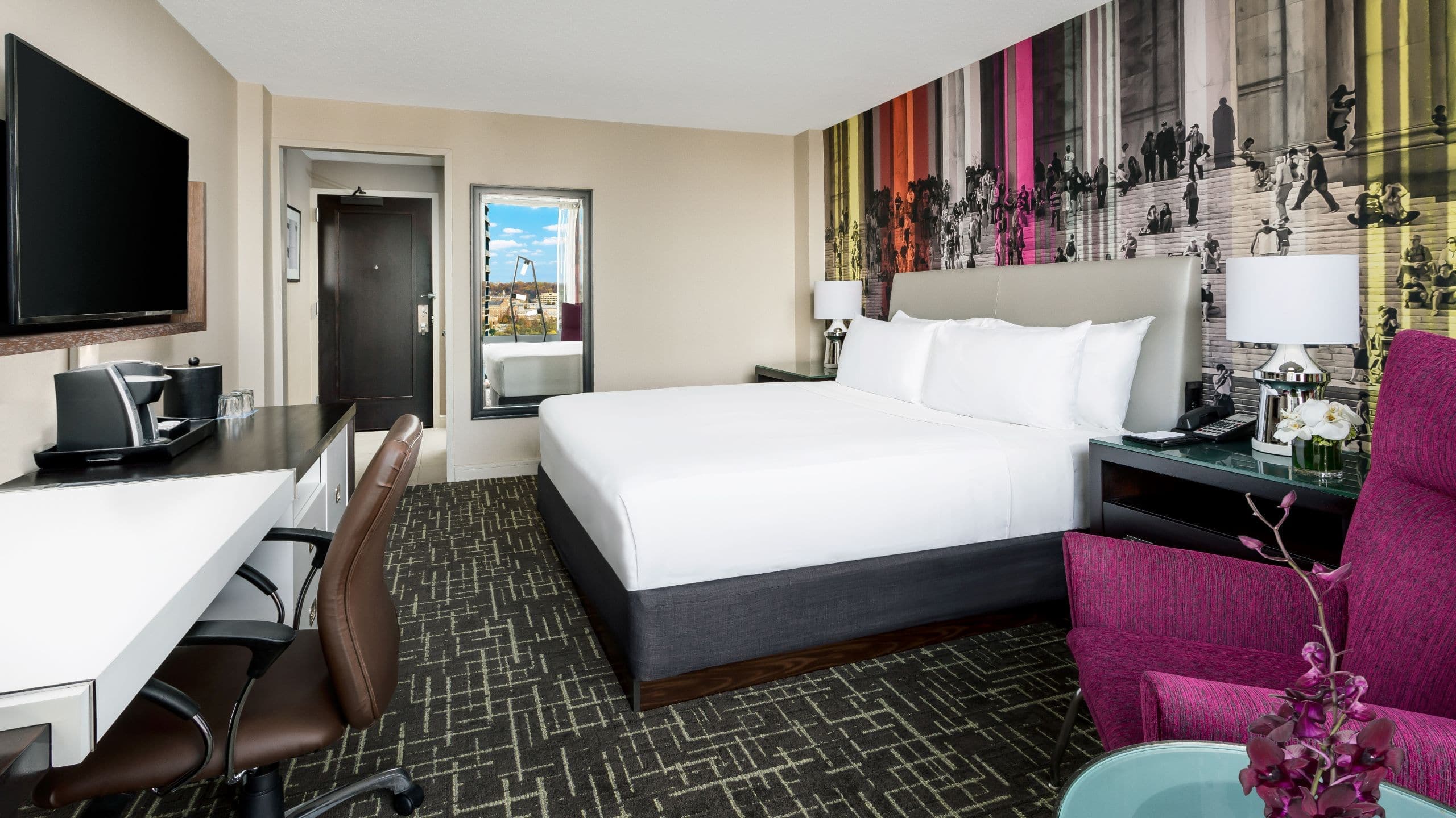 1 King Bed - Image 4