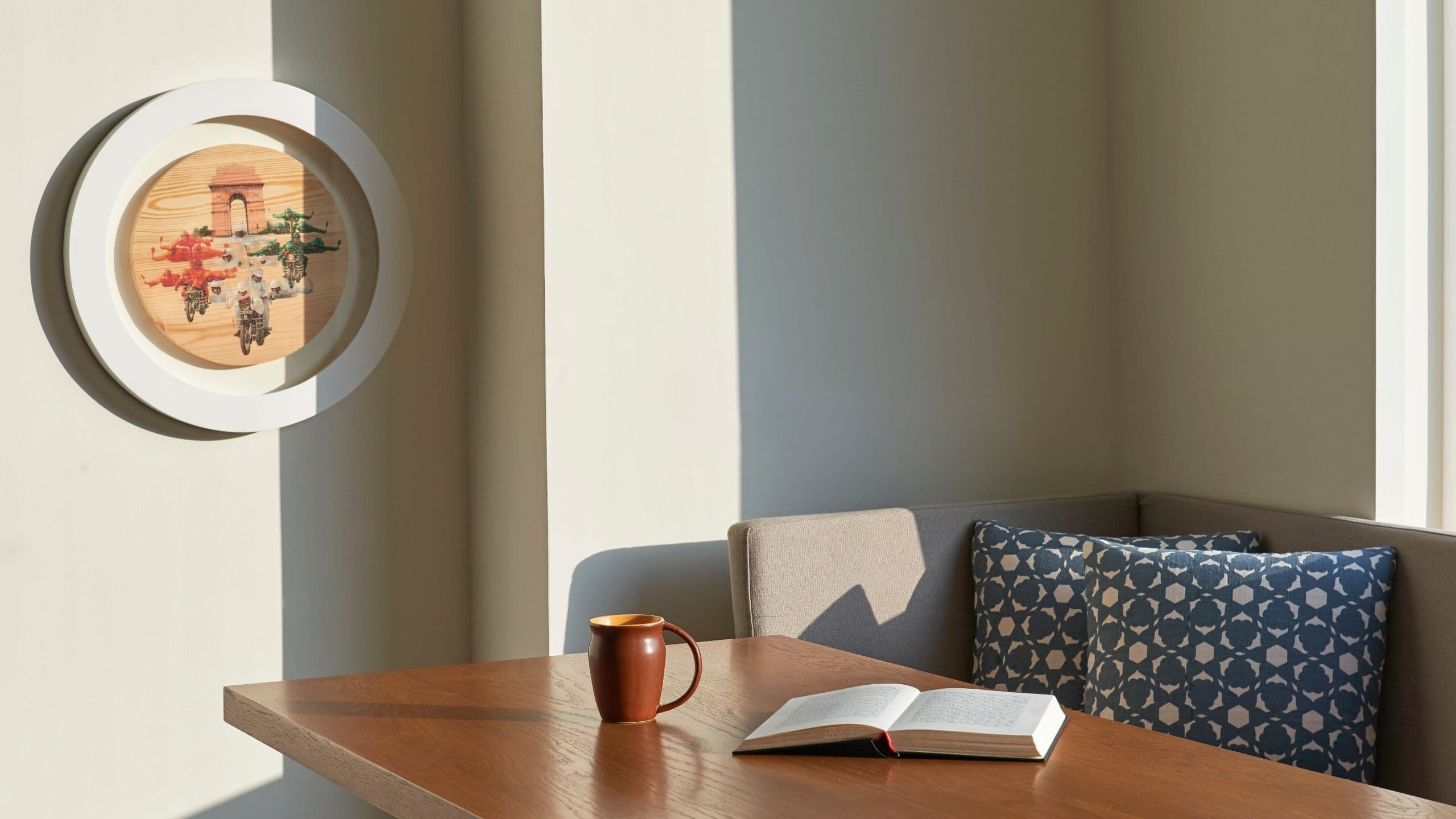 2 Twin Beds - Image 2