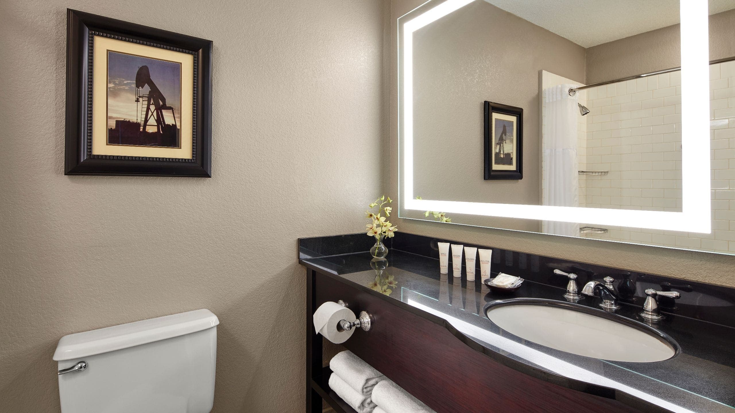 2 Double Beds with Accessible Tub - Image 4