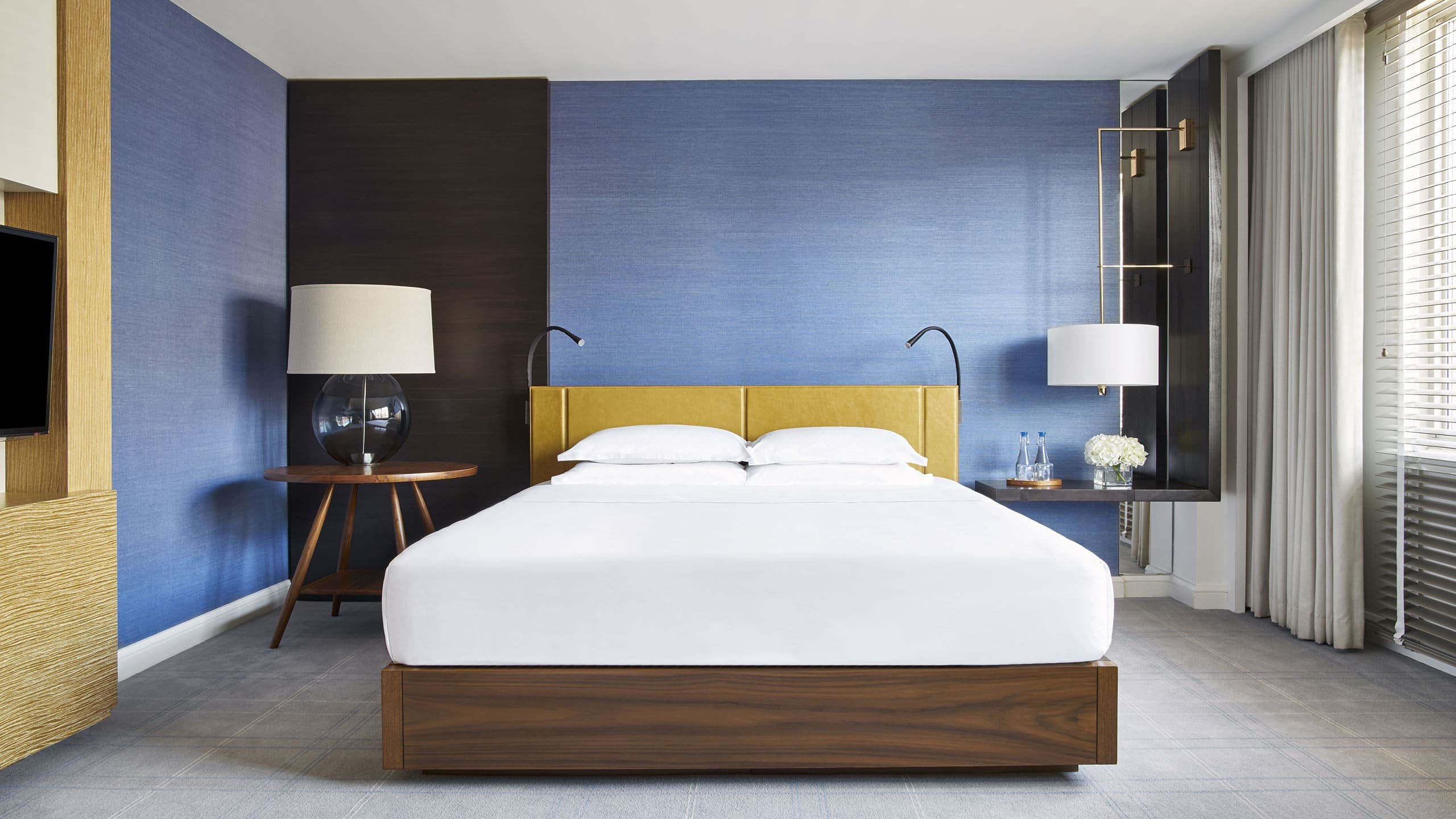 1 King Bed - Image 3