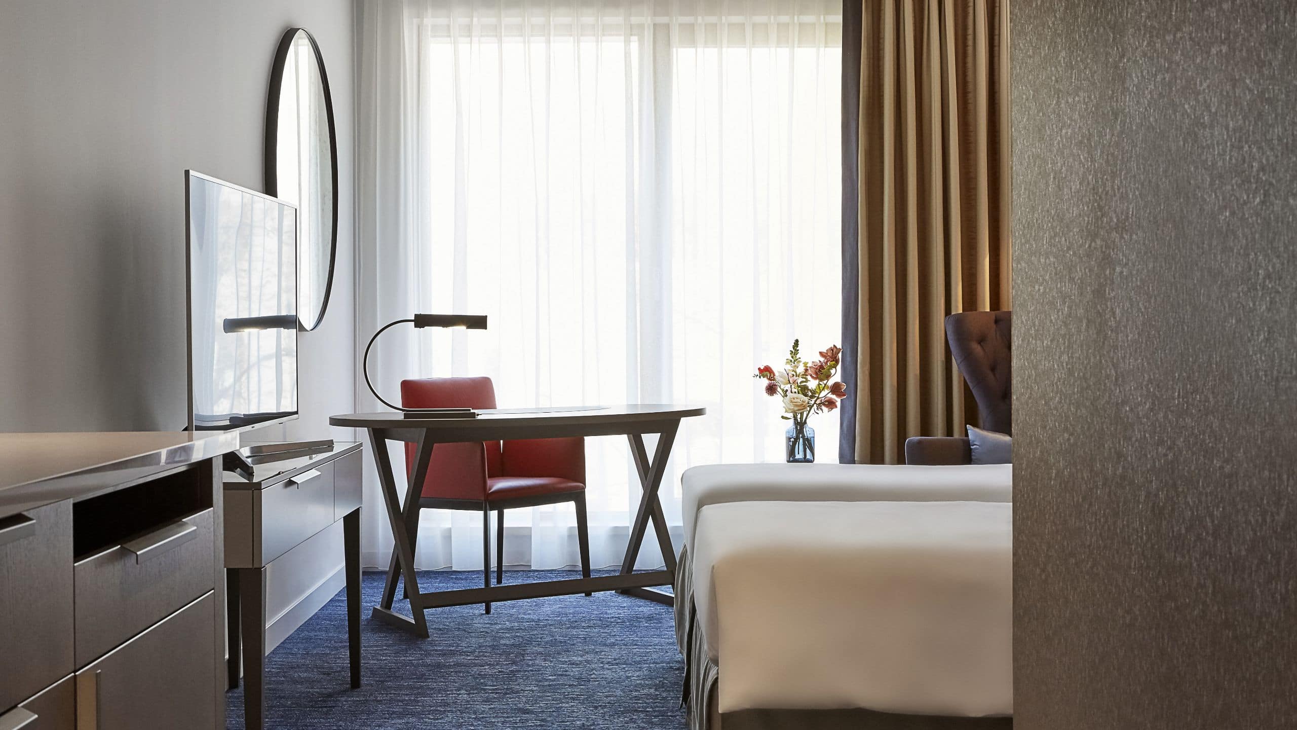 2 Twin Beds - Image 3