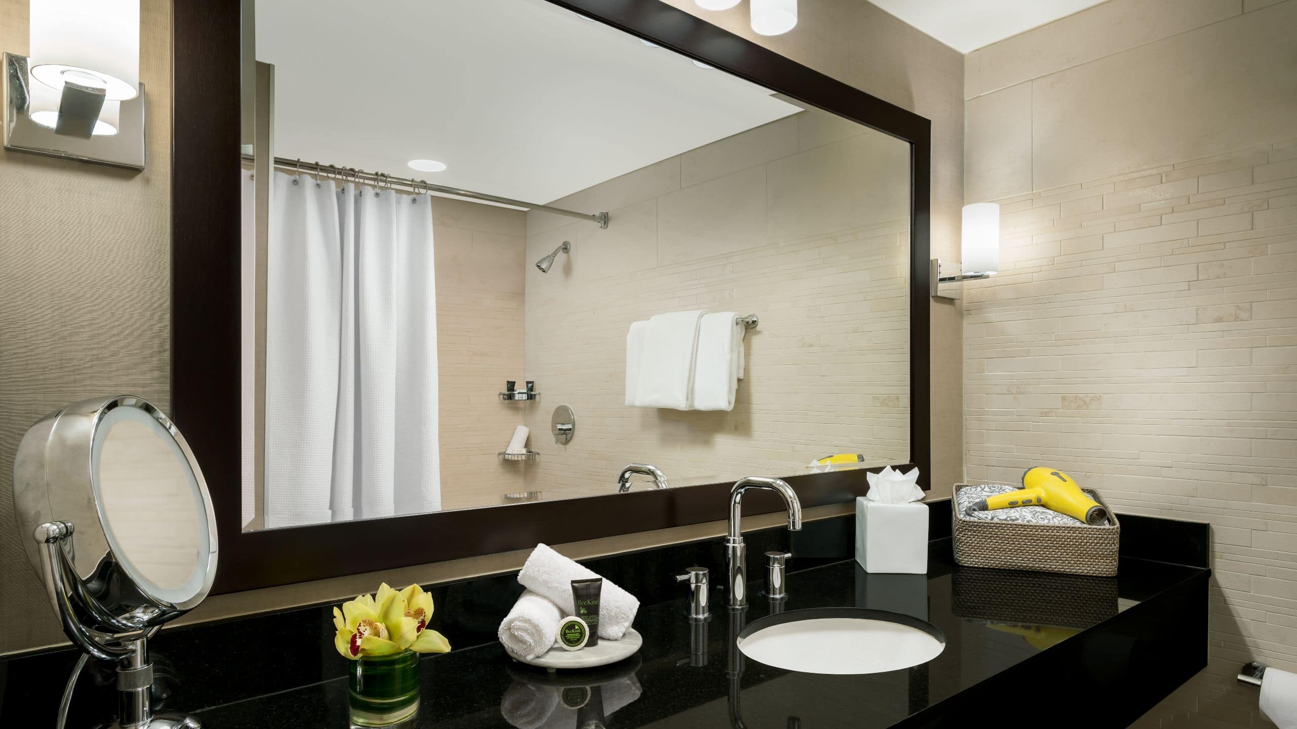 1 King Bed Accessible Tub - Image 2