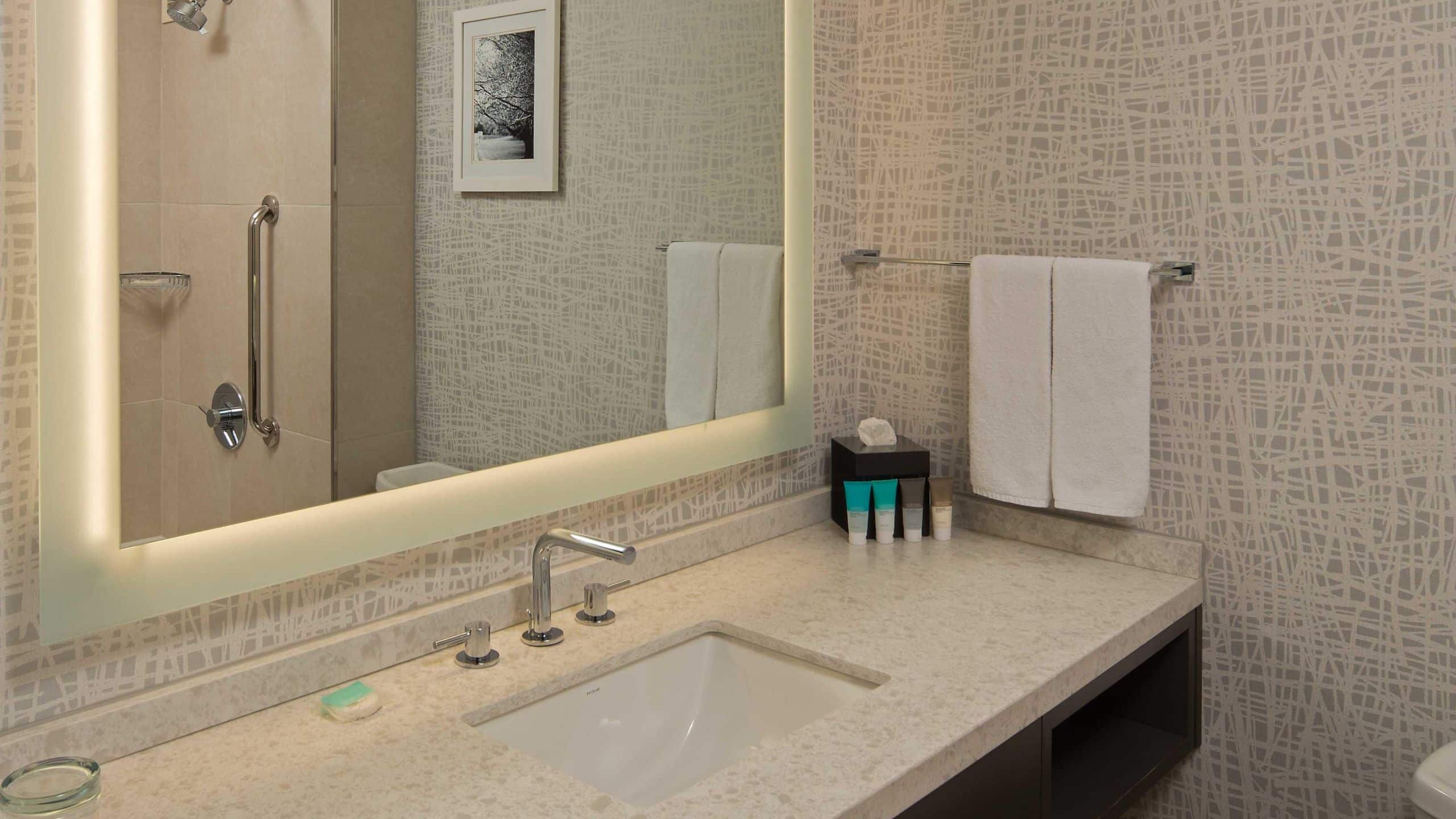 1 King Bed - Image 3