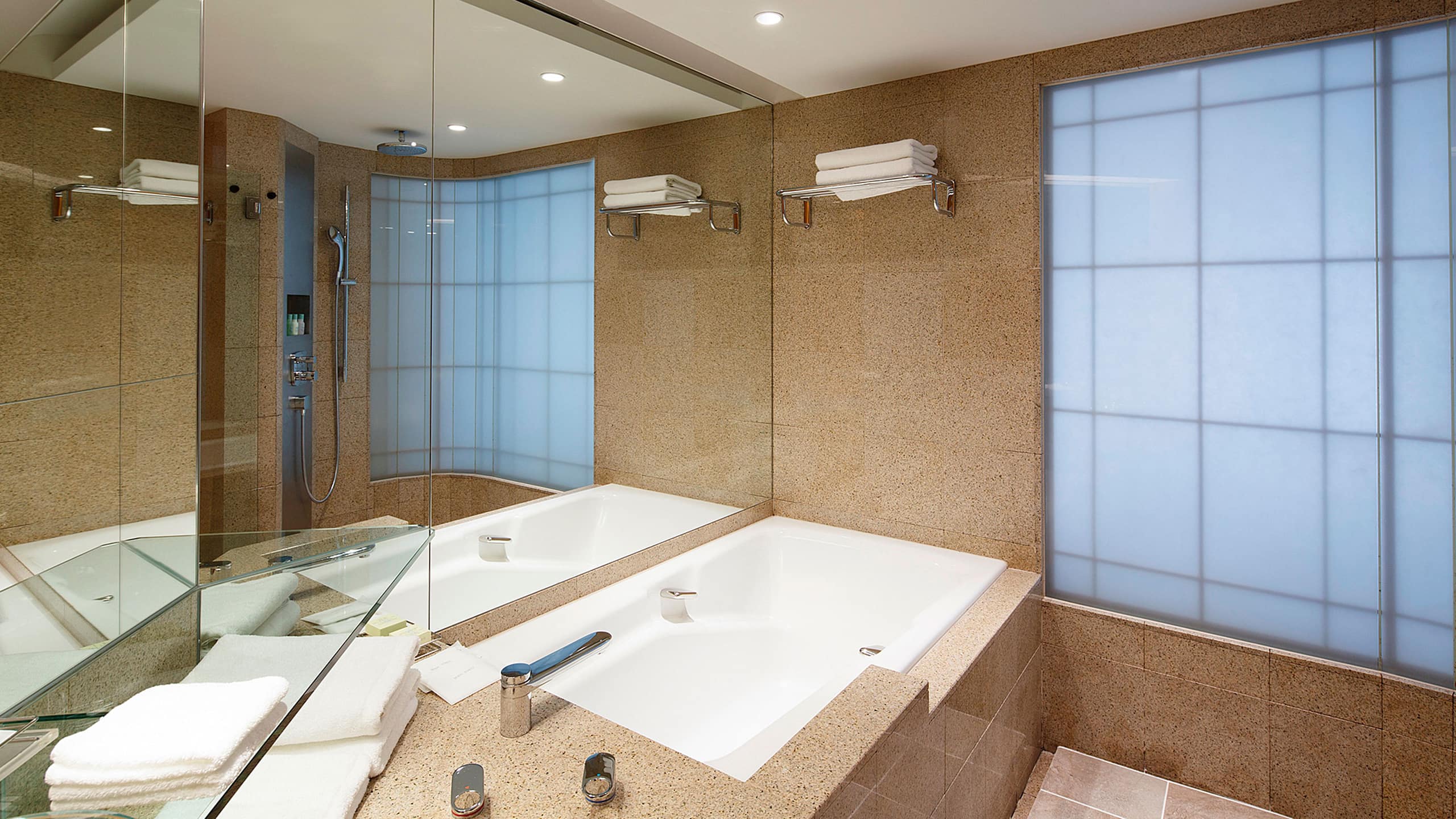 1 Queen Bed - Image 2