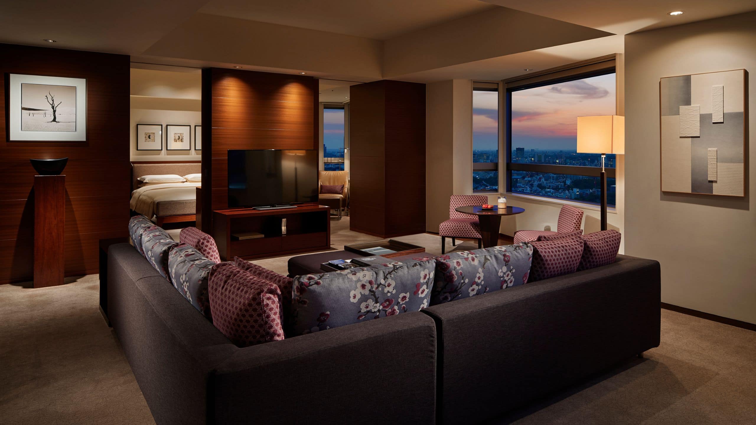 Executive Suite, 1 King Bed - Image 6