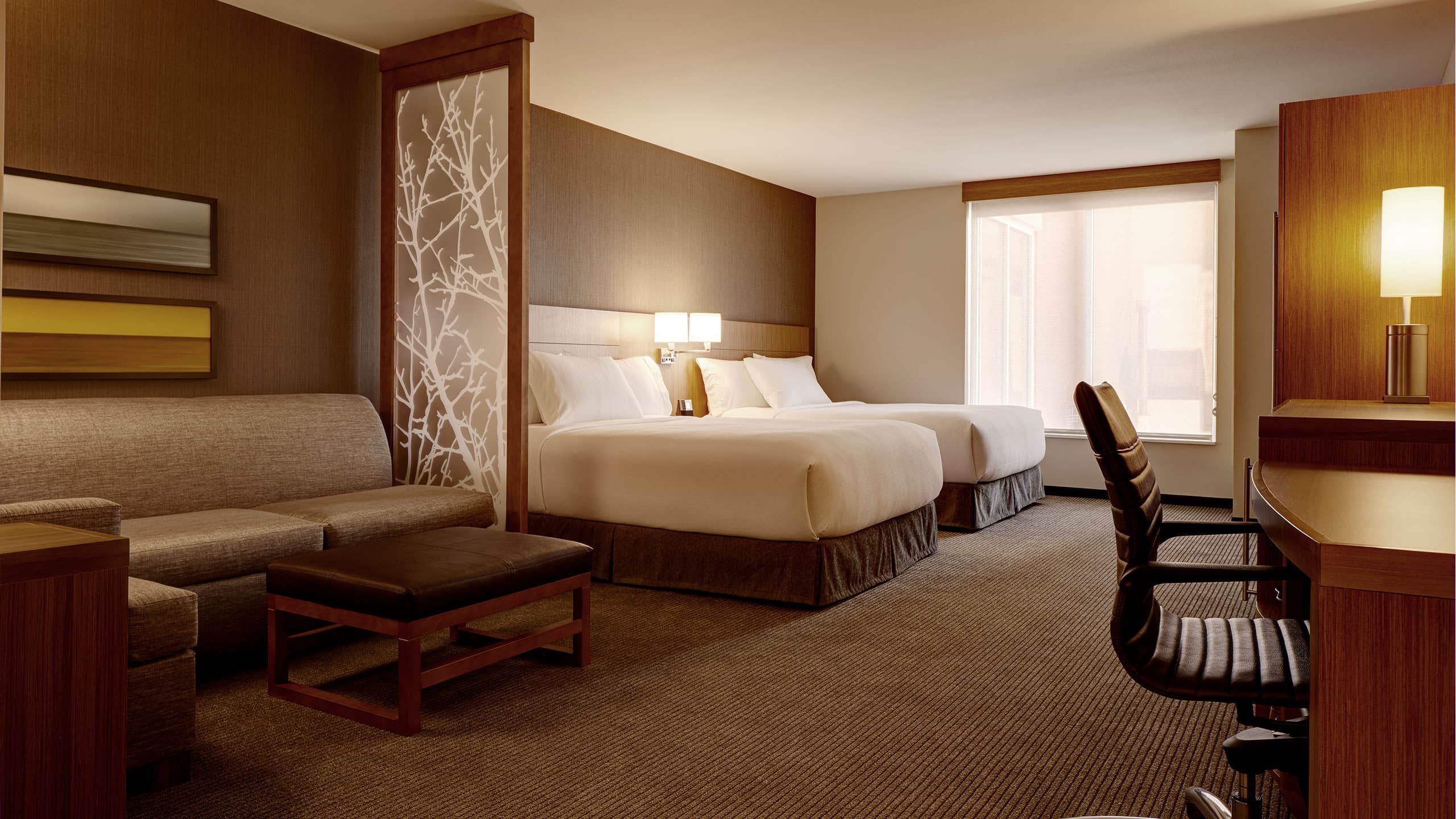 Accessible Queen Beds/Tub (with sofa bed) - Image 1